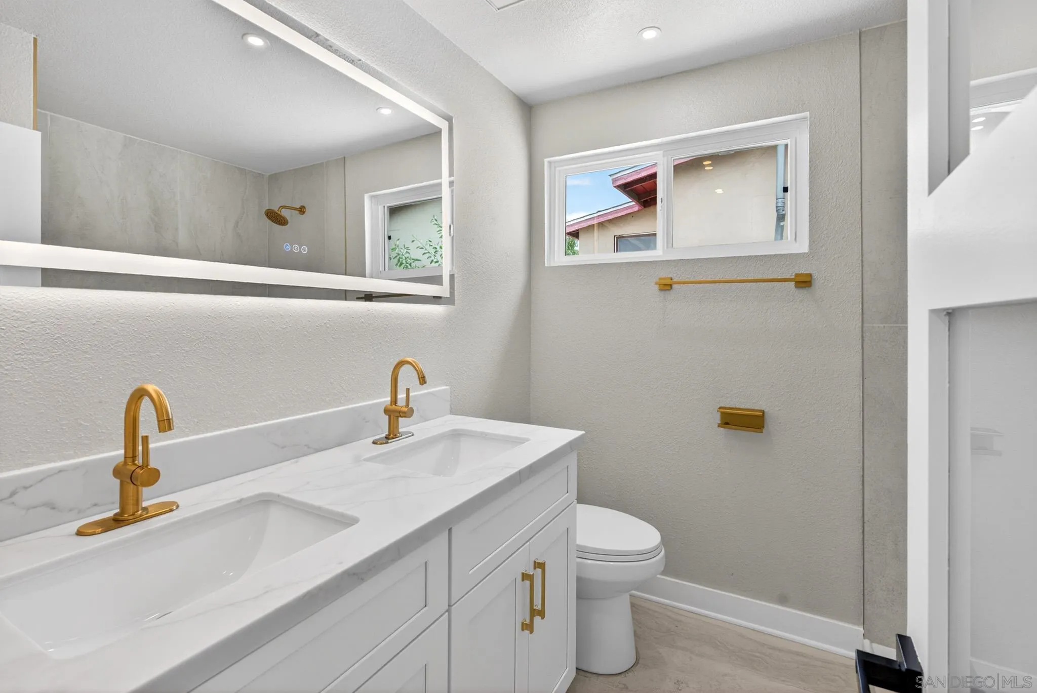 https://cdn.realtyfeed.com/cdn/127/260020593/2d4b2dfaa31e41c8ac07fa993a3b0f41.webp