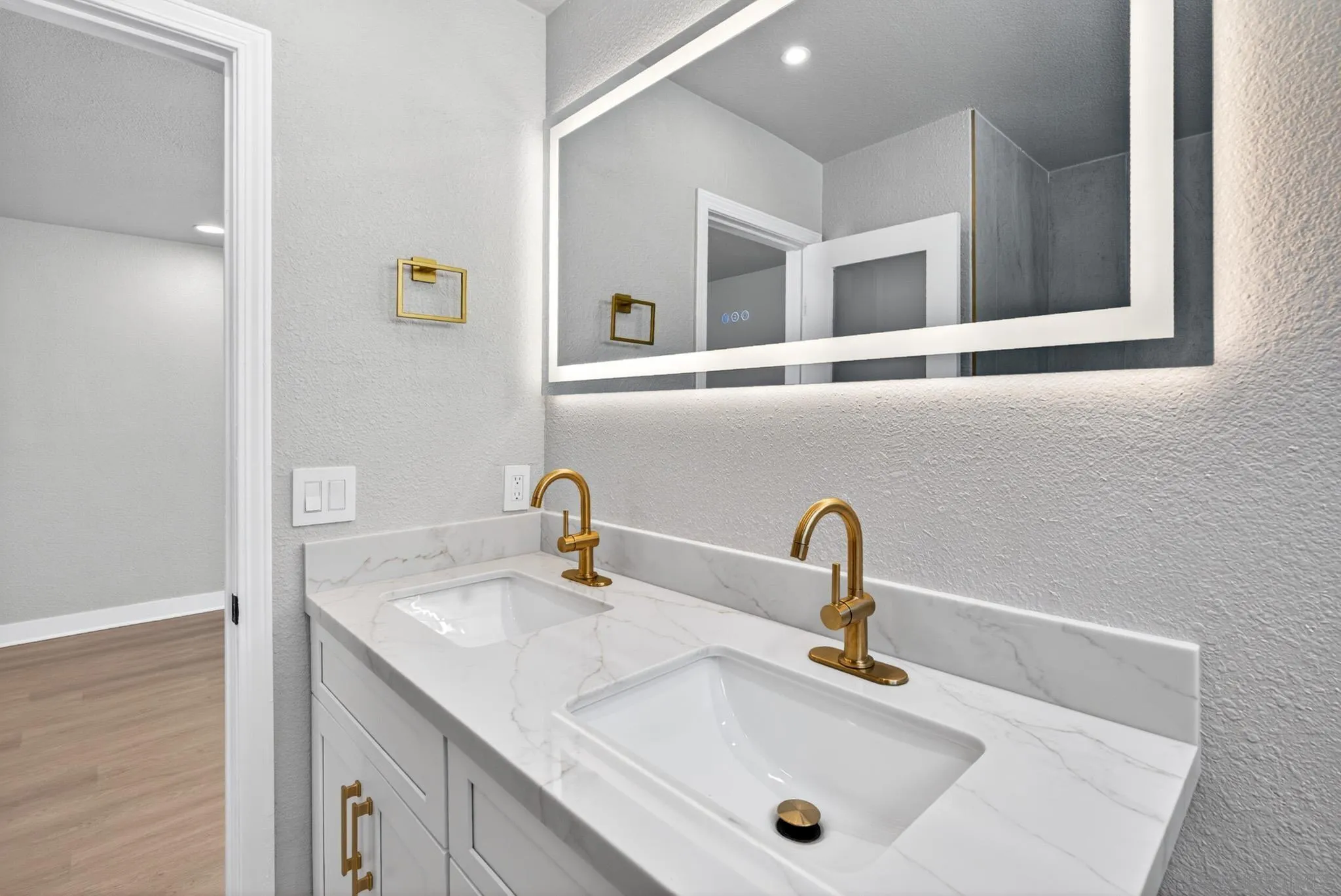 https://cdn.realtyfeed.com/cdn/127/260020593/3e1a94ca359fbbfeb22fde9057c8f8f7.webp