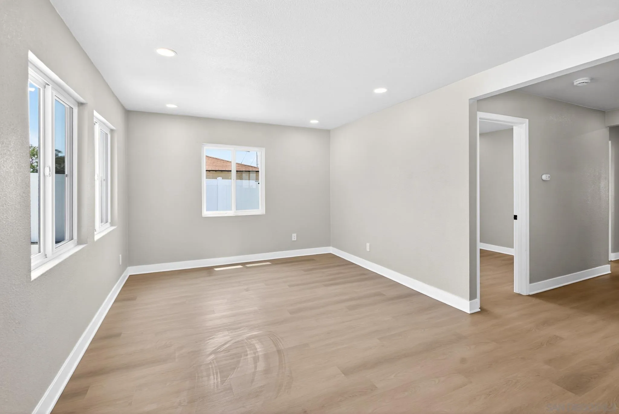 https://cdn.realtyfeed.com/cdn/127/260020593/4b8193235795cc253ddd216625100a5e.webp