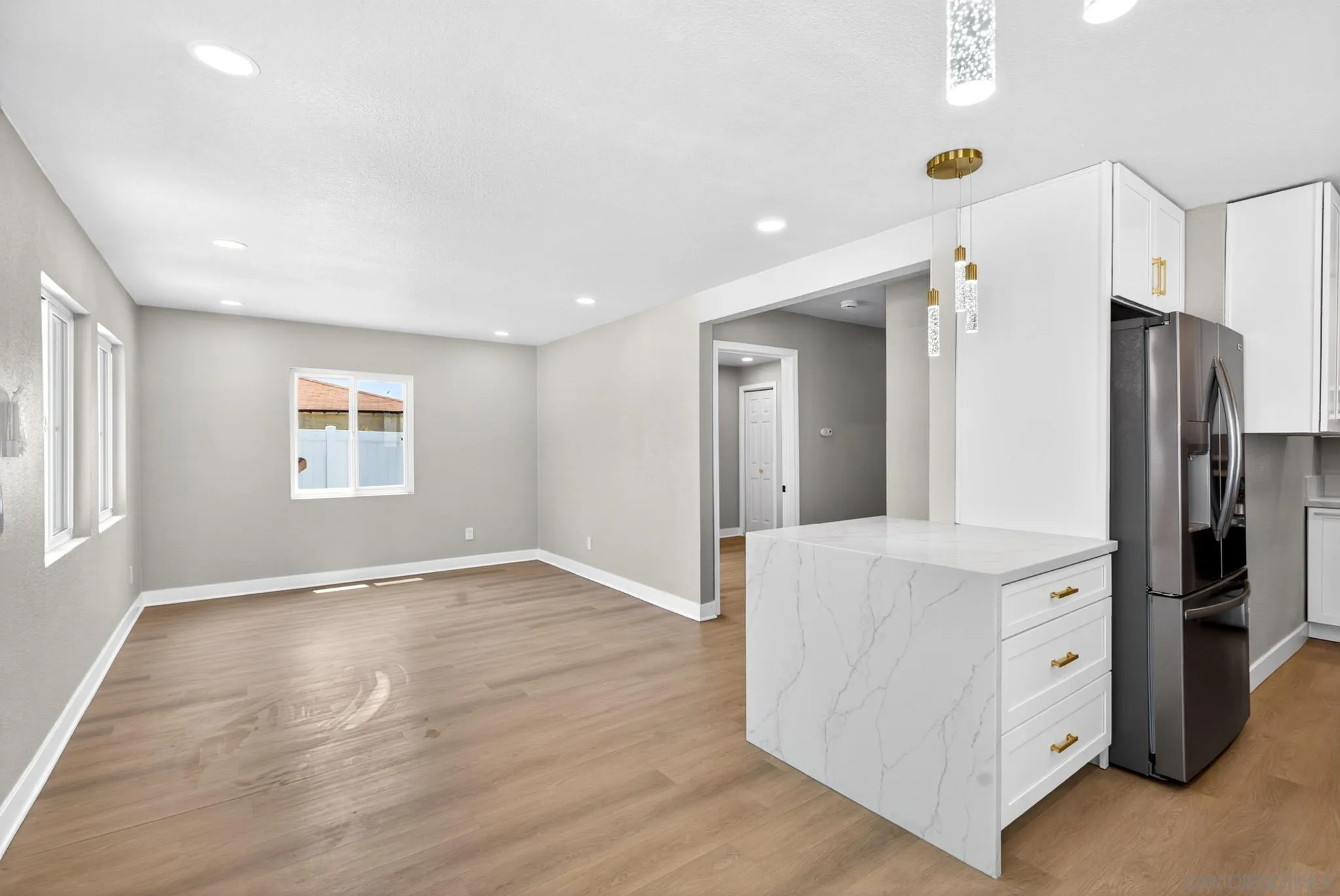 https://cdn.realtyfeed.com/cdn/127/260020593/80ac419b9e709ab985c20e07aea231e1.webp