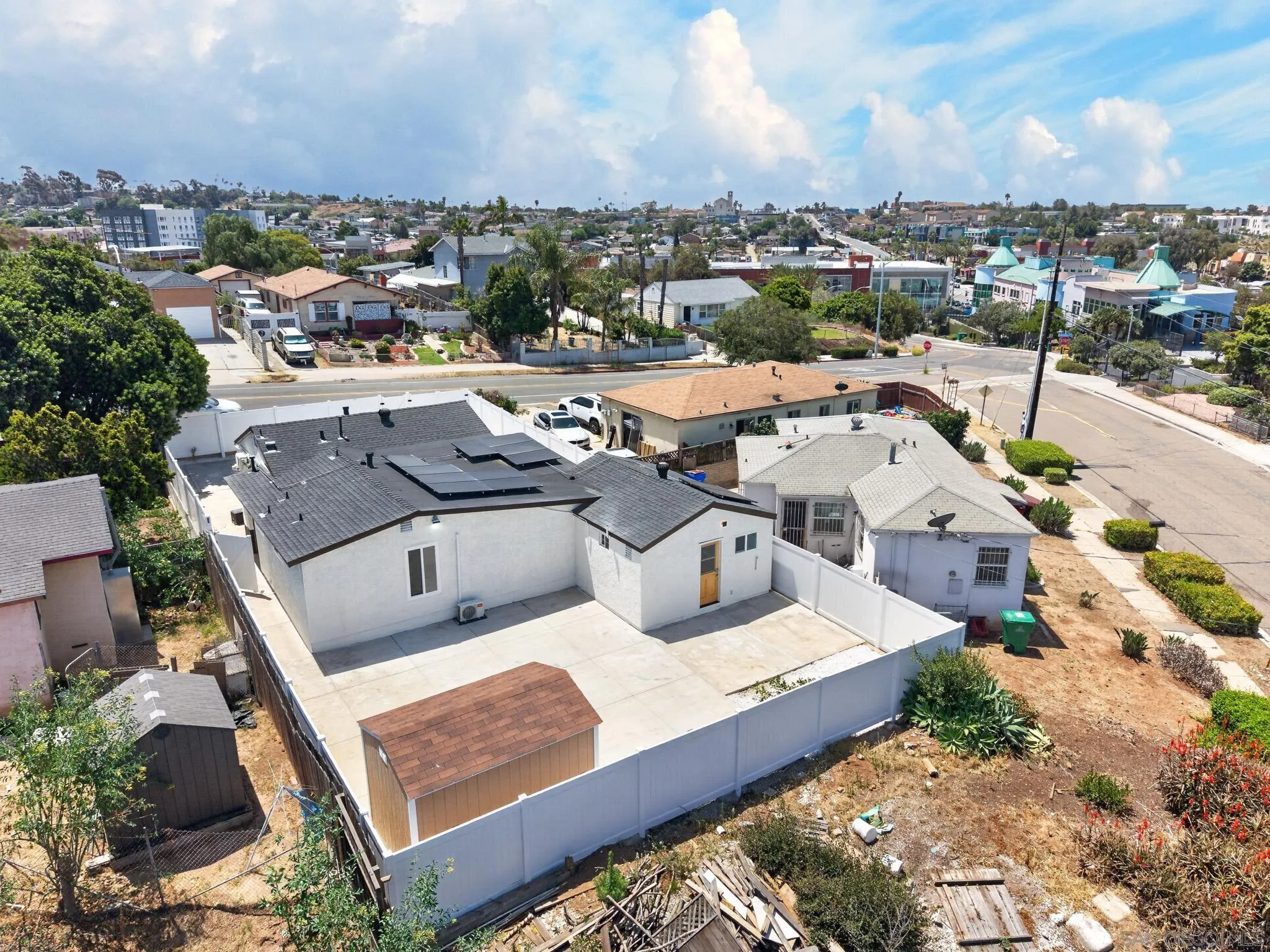 https://cdn.realtyfeed.com/cdn/127/260020593/8124f8b5de003f3b2effff53ce109888.webp