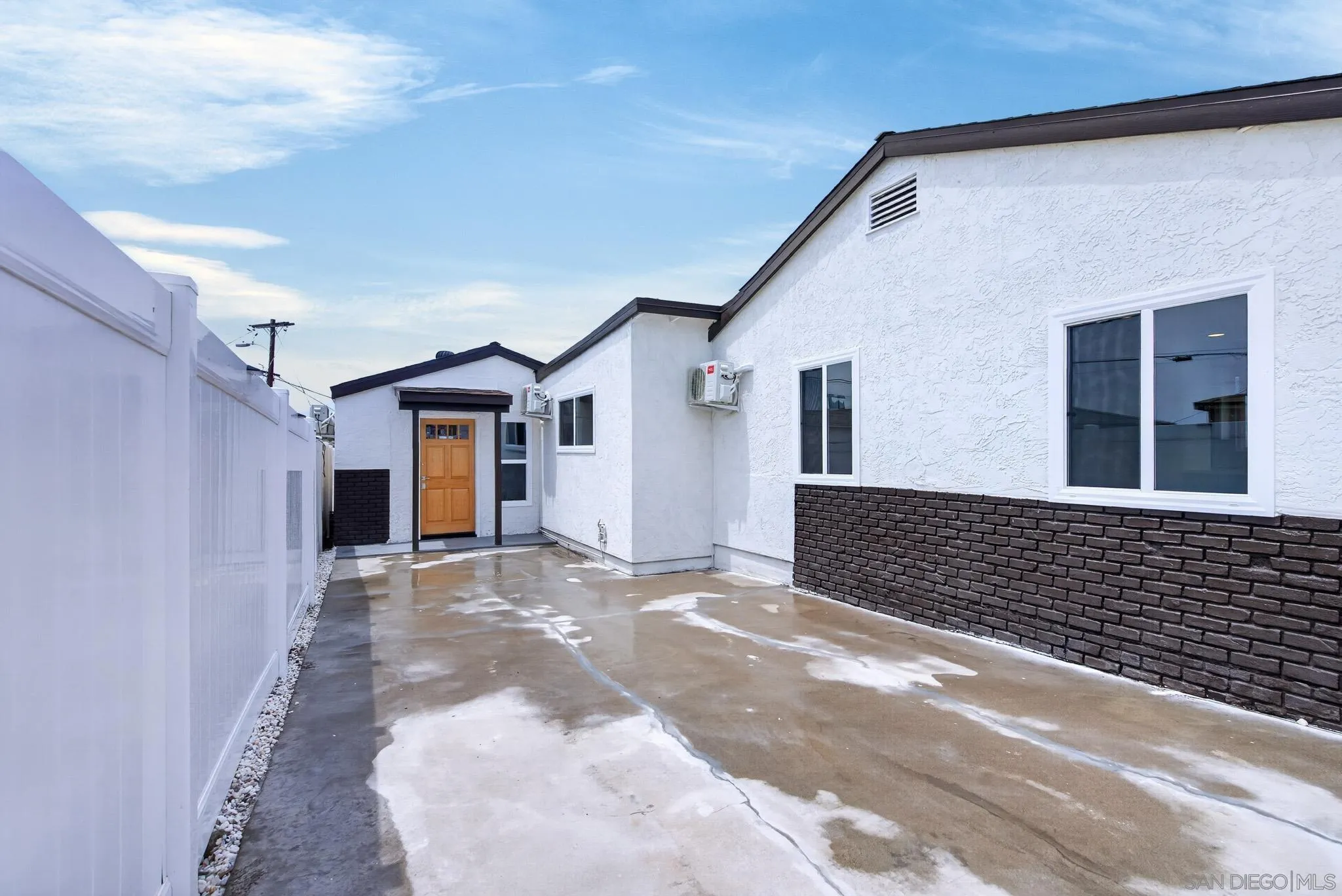 https://cdn.realtyfeed.com/cdn/127/260020593/8806199ddb6f7c4296a7eebc6004d9c6.webp