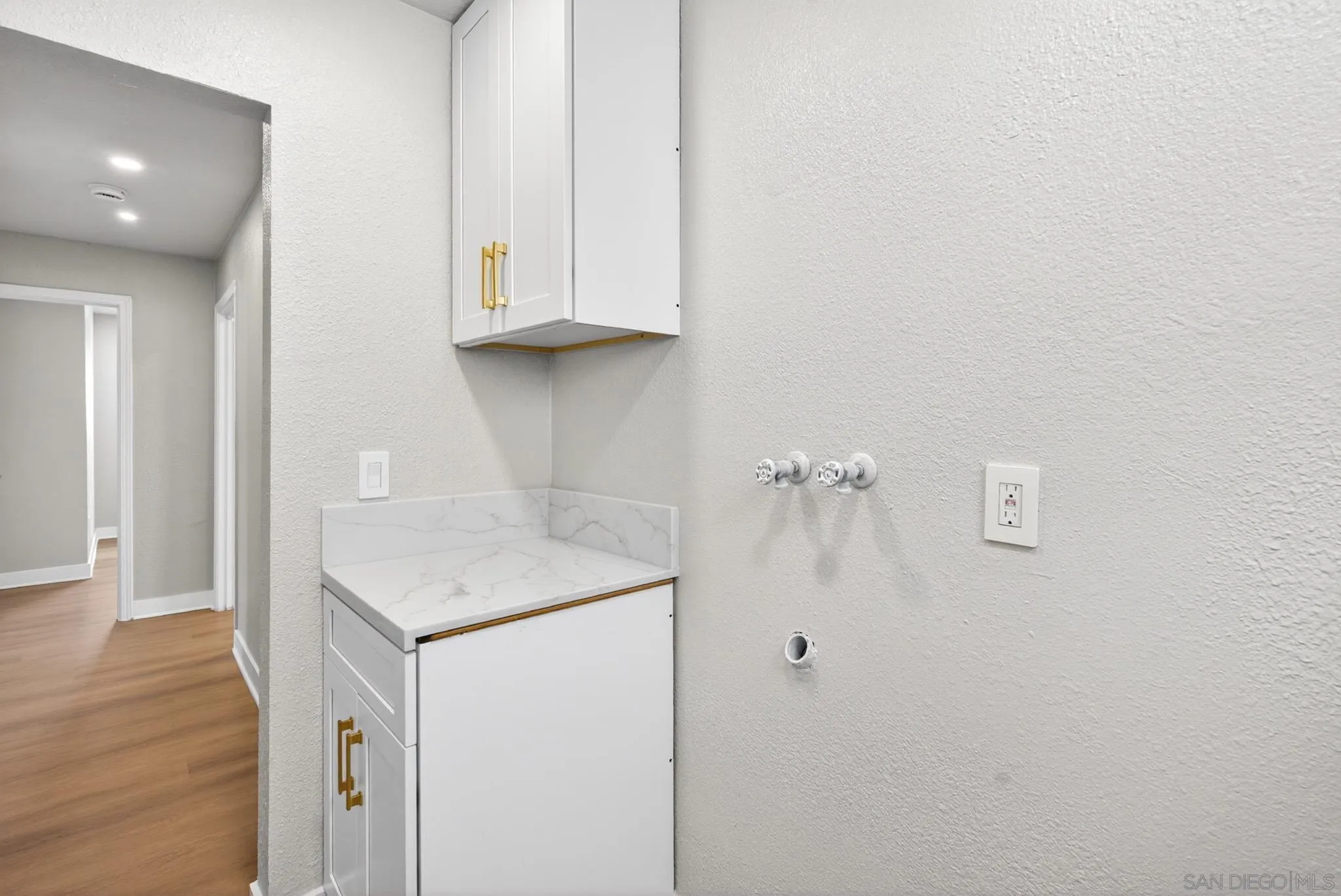 https://cdn.realtyfeed.com/cdn/127/260020593/9eb9e8b039fca4453c0290fe7adf5548.webp