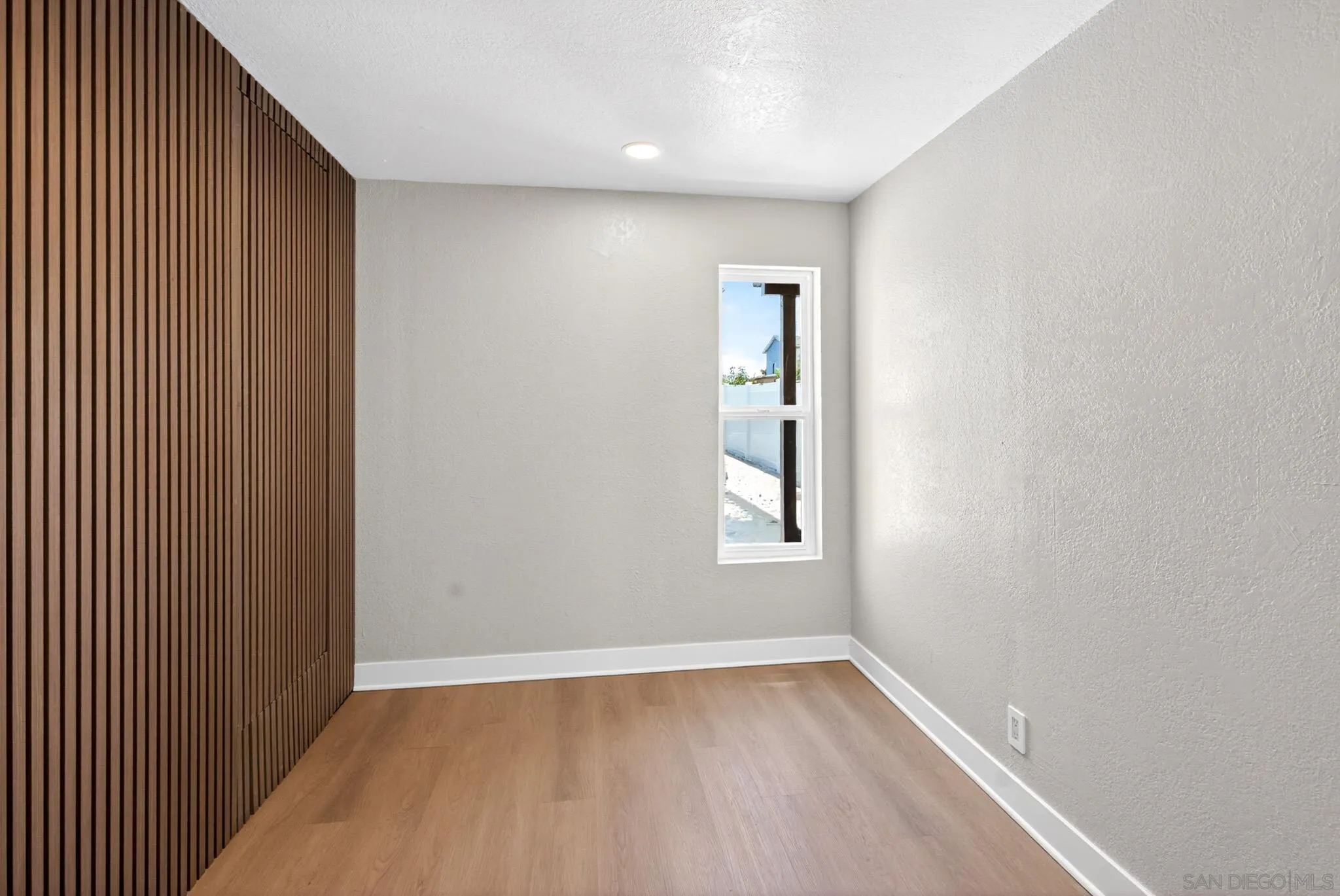 https://cdn.realtyfeed.com/cdn/127/260020593/ac8d974661bd7e50c6ac61975171c68c.webp