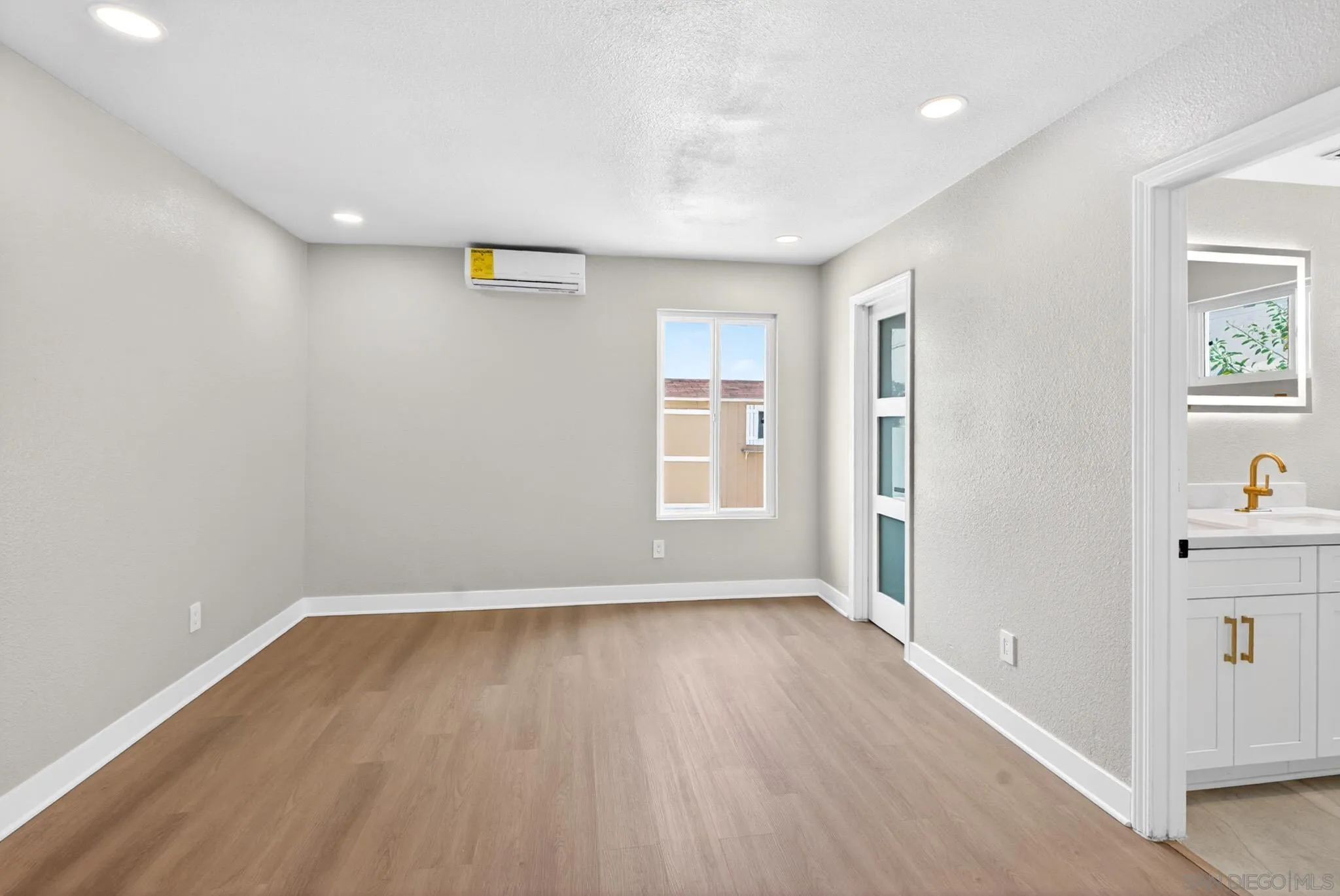 https://cdn.realtyfeed.com/cdn/127/260020593/b65b3adcd9b9f62ffefaba9e5b953a51.webp