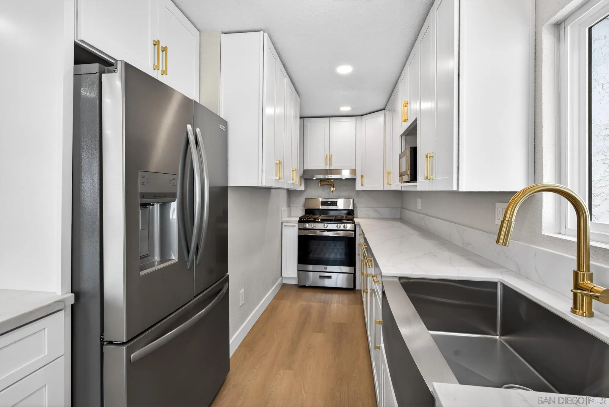https://cdn.realtyfeed.com/cdn/127/260020593/bbf6a6ba9b6b150a06dba28a90d1b5ea.webp
