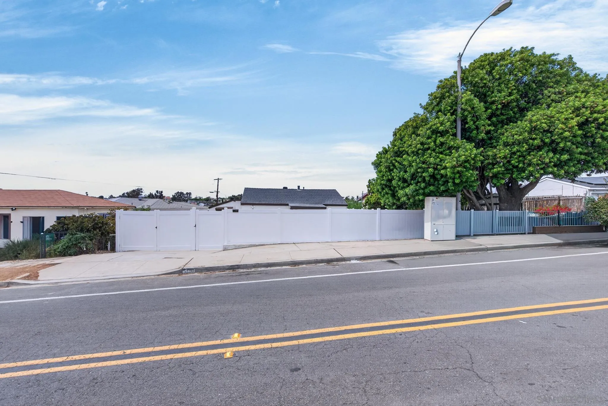https://cdn.realtyfeed.com/cdn/127/260020593/c056e8538d9850e2a535f797020c845e.webp