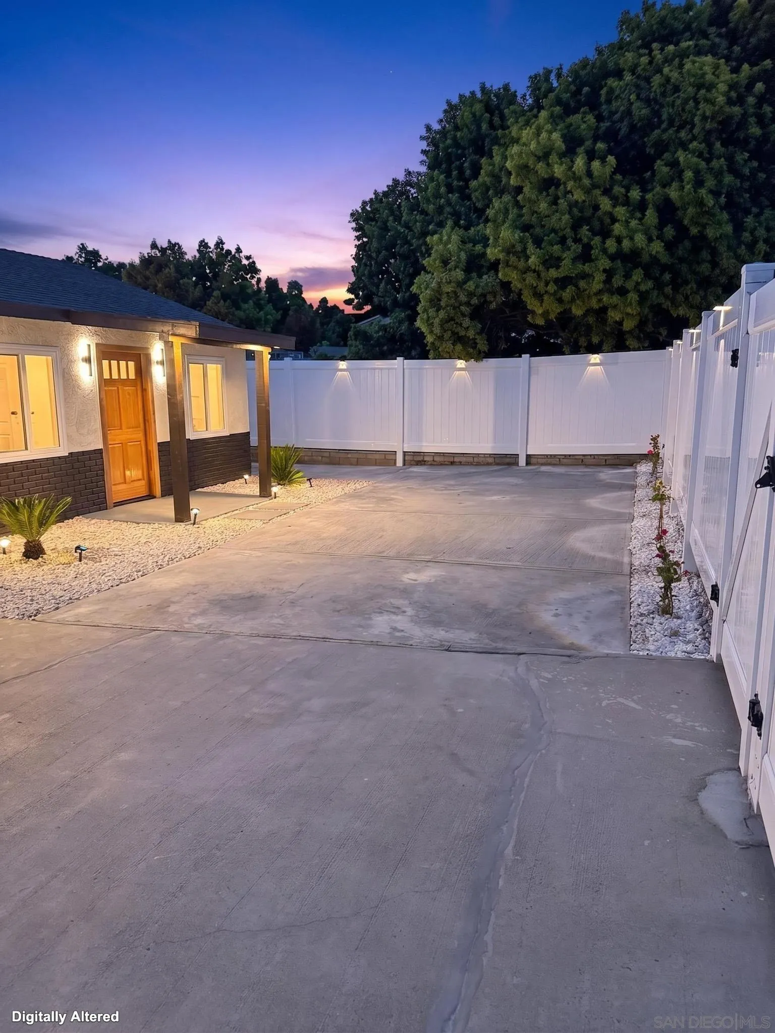 https://cdn.realtyfeed.com/cdn/127/260020593/c8c24ba1eb9b2e24d01d887ccfb54196.webp