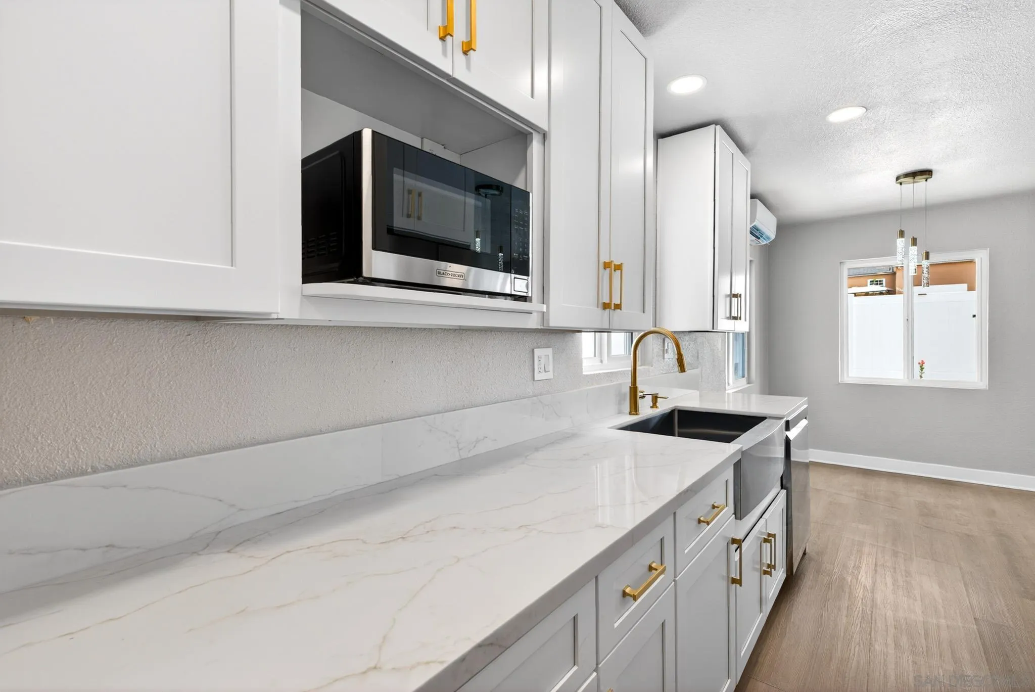 https://cdn.realtyfeed.com/cdn/127/260020593/e4c072826525001aefbf60055b3b731f.webp