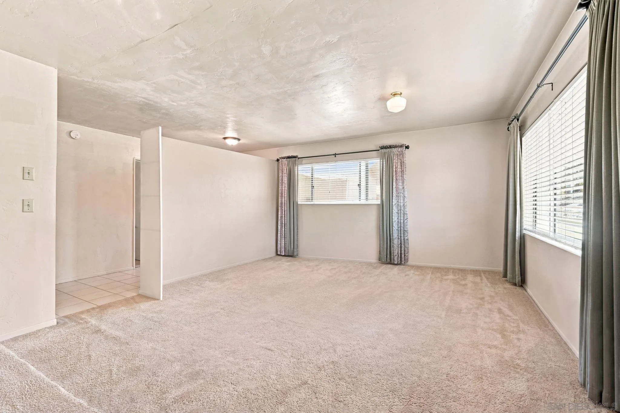 https://cdn.realtyfeed.com/cdn/127/260020595/170826009b6128bd473343b26120045f.webp