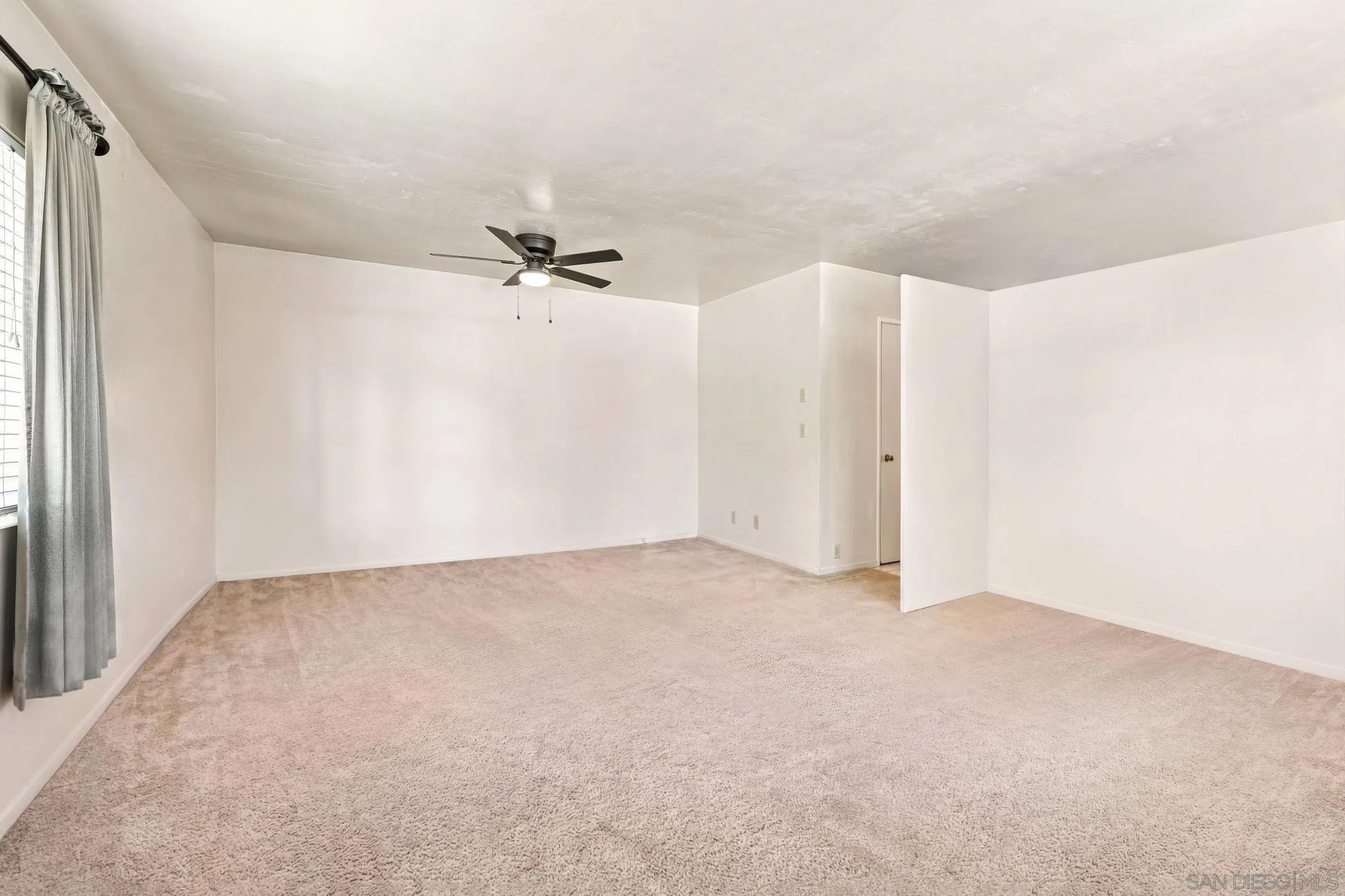 https://cdn.realtyfeed.com/cdn/127/260020595/36fe3ec3104813afe2130adfac81028c.webp