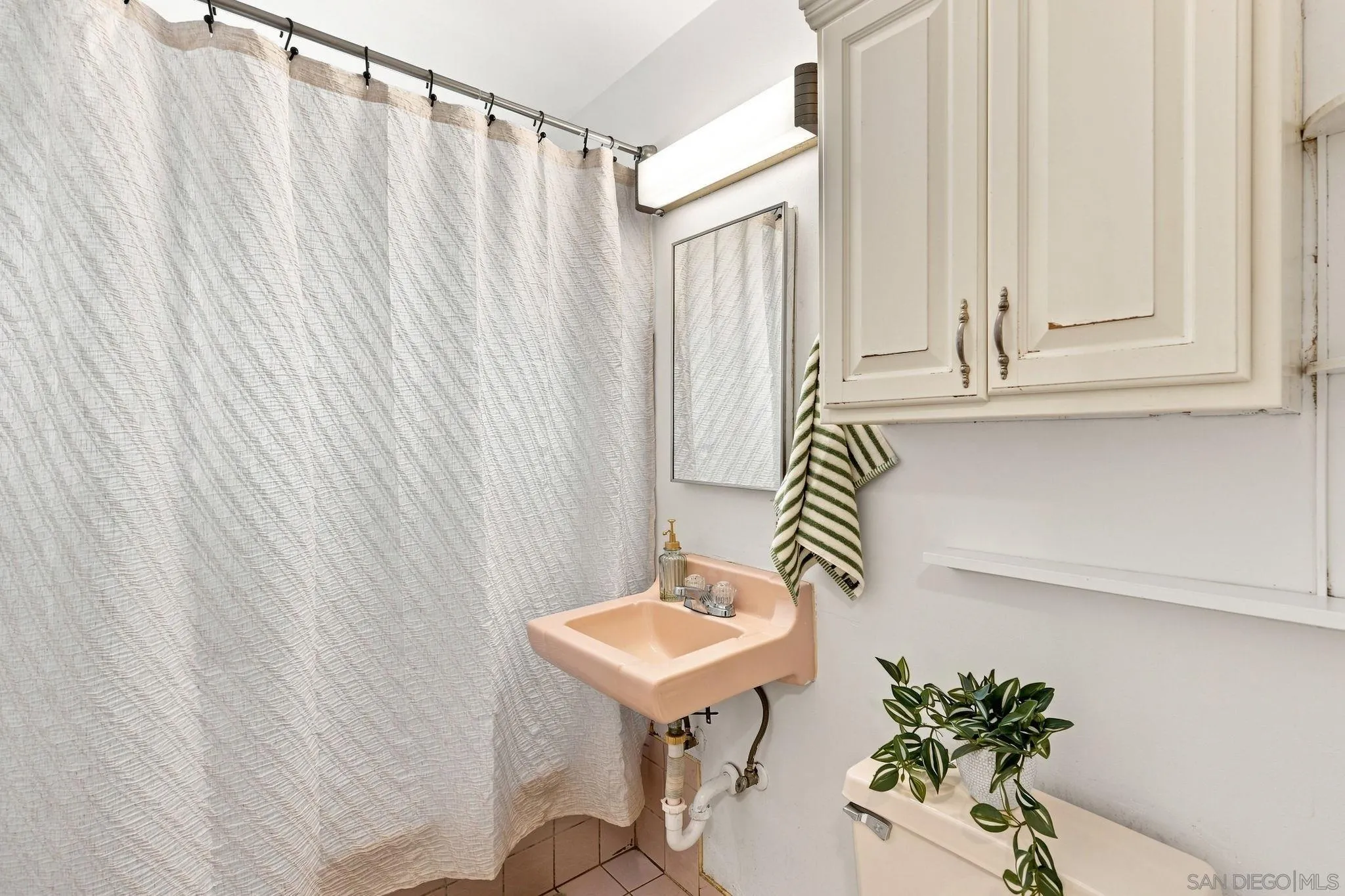 https://cdn.realtyfeed.com/cdn/127/260020595/dd33f85da95a7d2635046a95d14bb5dd.webp