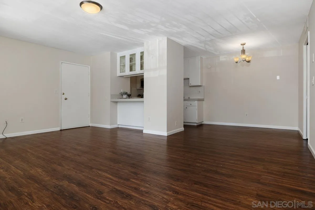 Photo #12: 260020599 Listing: Photo #12