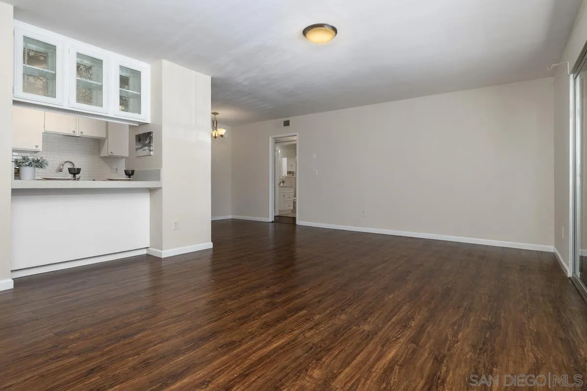 https://cdn.realtyfeed.com/cdn/127/260020599/4a22d8893011b2264ee7762287f7e6c0.webp