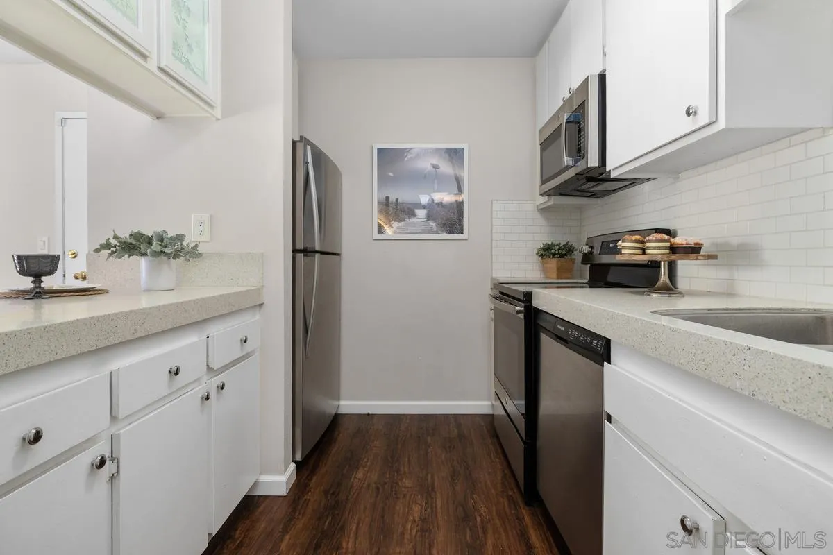 Photo #9: 260020599 Listing: Photo #9