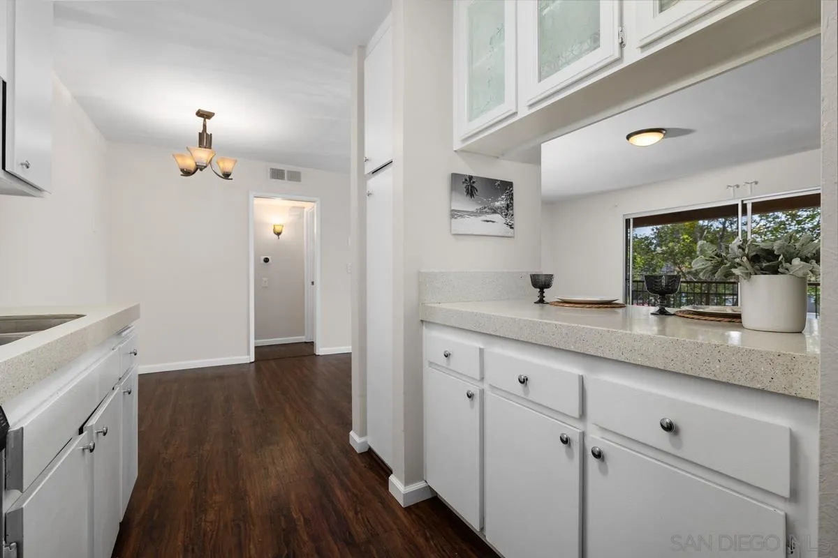 Photo #7: 260020599 Listing: Photo #7