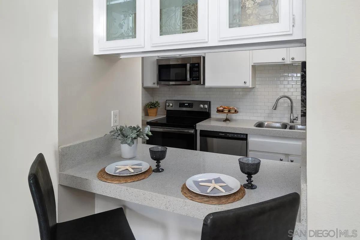 Photo #8: 260020599 Listing: Photo #8