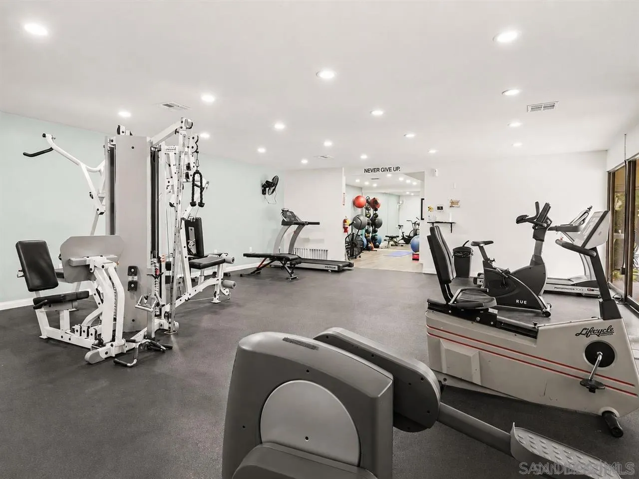 https://cdn.realtyfeed.com/cdn/127/260020599/fa1bdf419f3b9fce4ea8d46b4248360a.webp