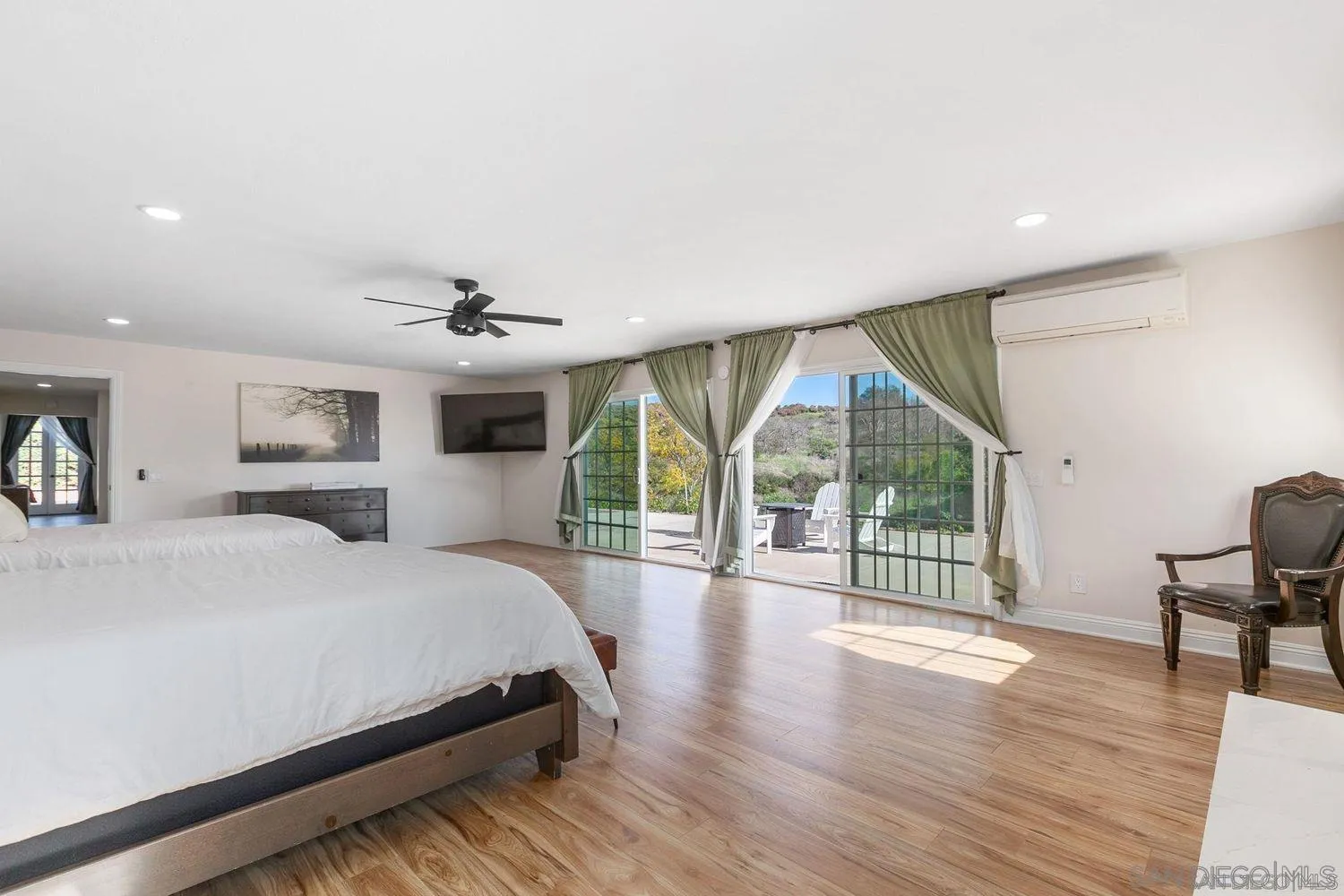 https://cdn.realtyfeed.com/cdn/127/2600206/37b3f3790c999de9d32a16f8857f2d59.webp