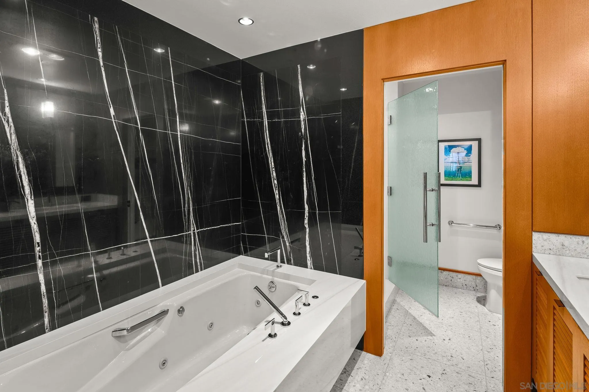https://cdn.realtyfeed.com/cdn/127/260020600/2709f9e2487dda02c68c7c34e4d59e24.webp