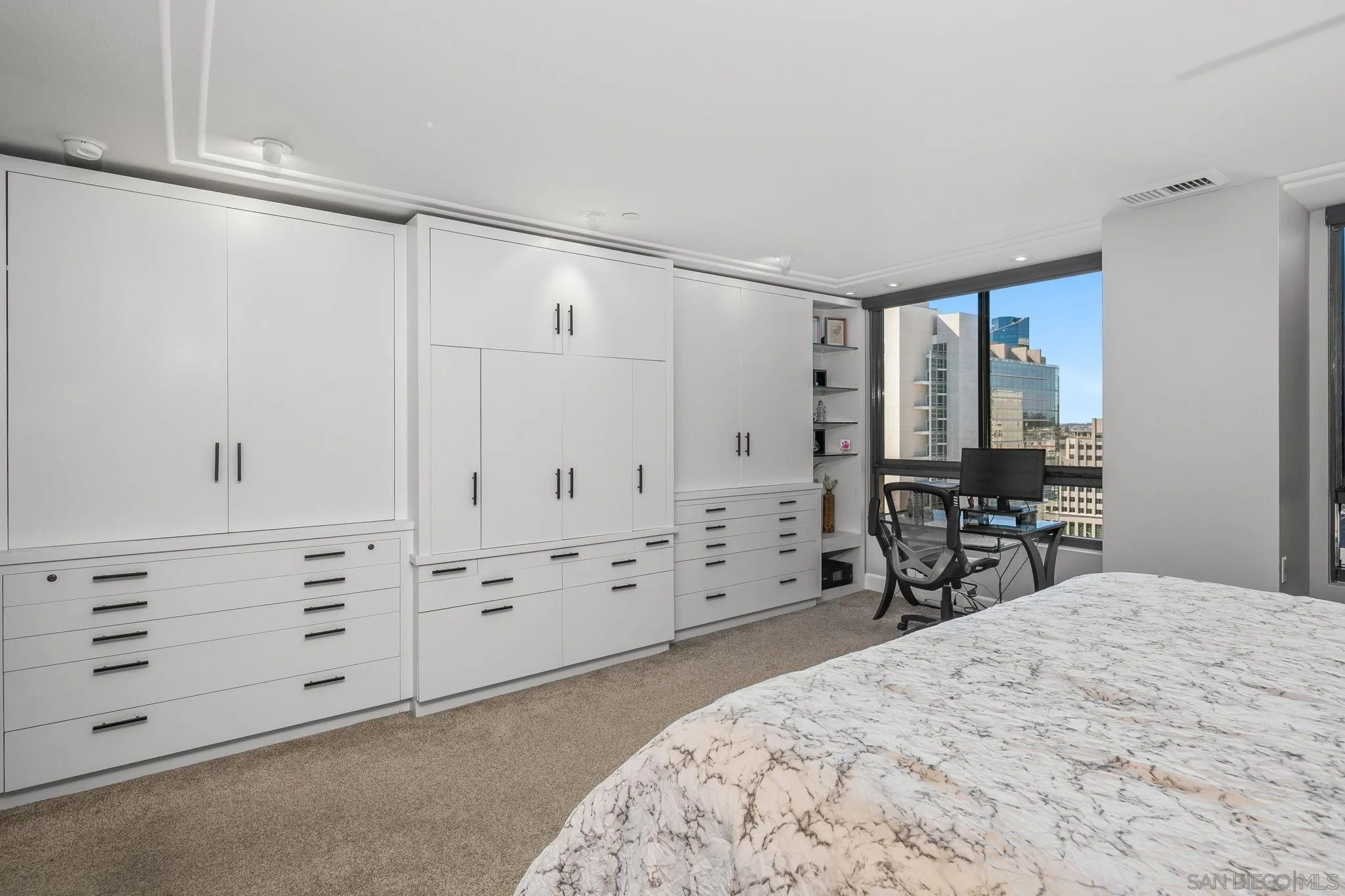 https://cdn.realtyfeed.com/cdn/127/260020600/37461ee8f00e7d5ef610494c1f7d3c9d.webp