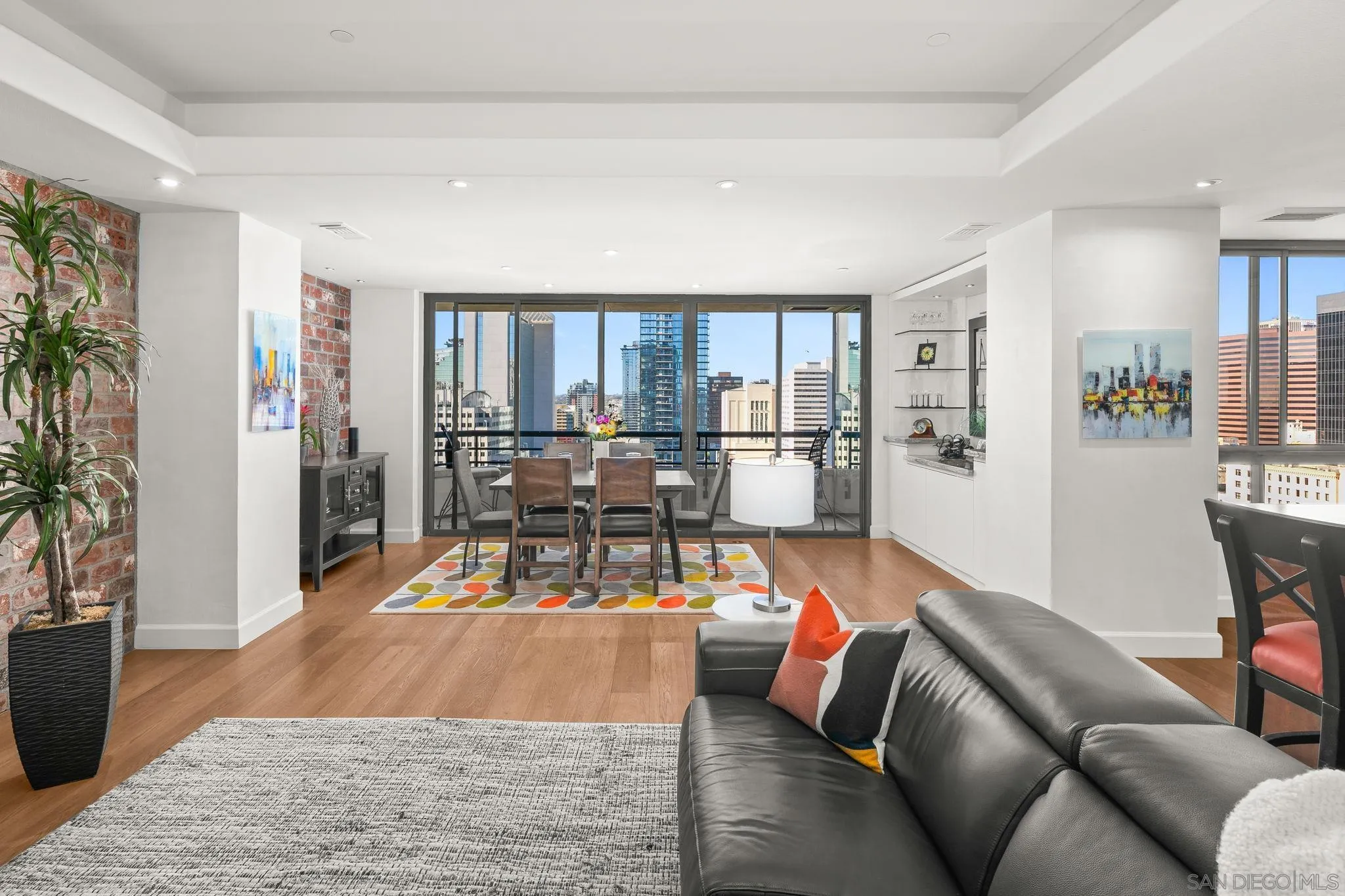 https://cdn.realtyfeed.com/cdn/127/260020600/bbc1b23645845898268634d9ab33fc75.webp
