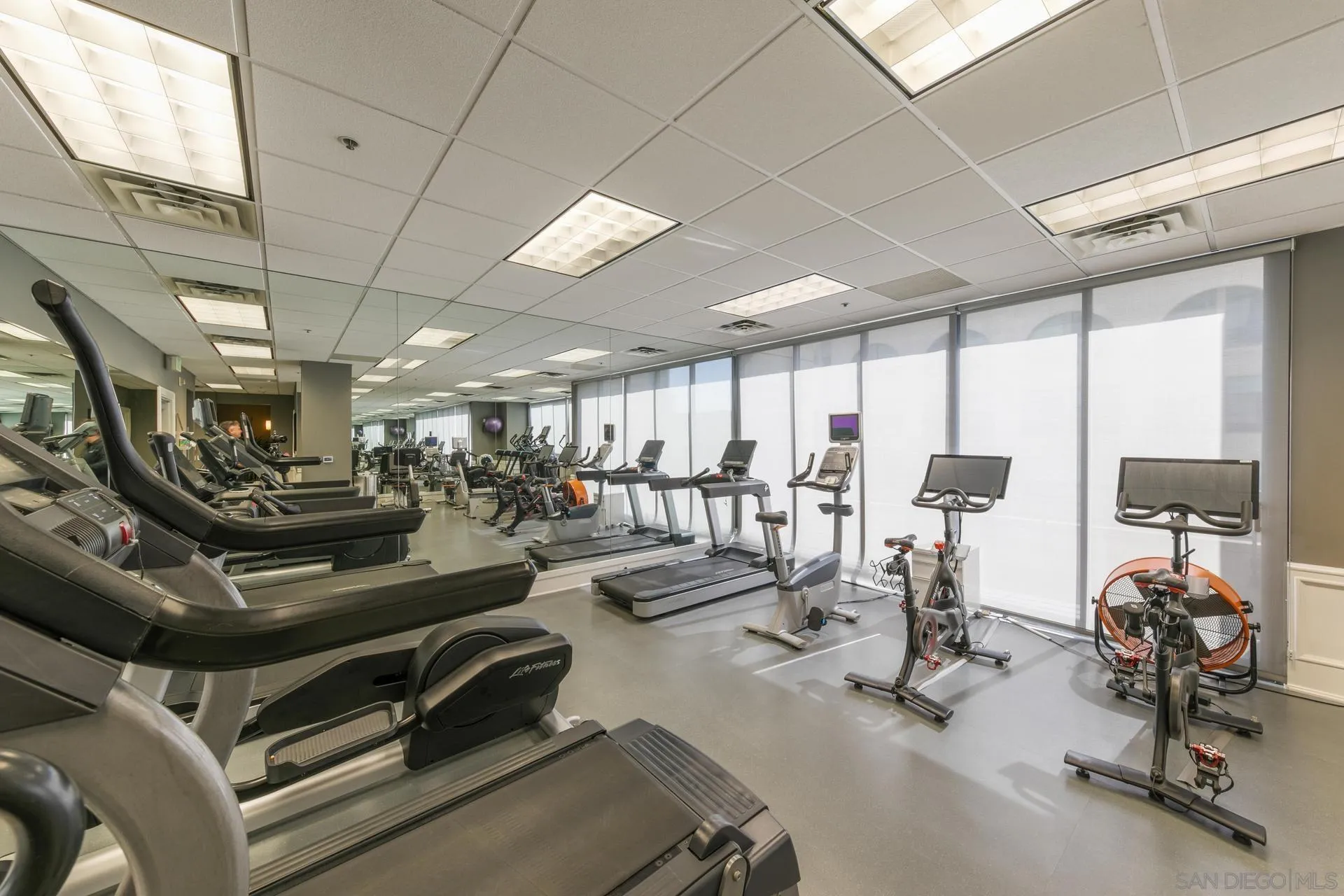 https://cdn.realtyfeed.com/cdn/127/260020600/ea5cc7c6bde5fcb5d0214cf2d9db9dfe.webp