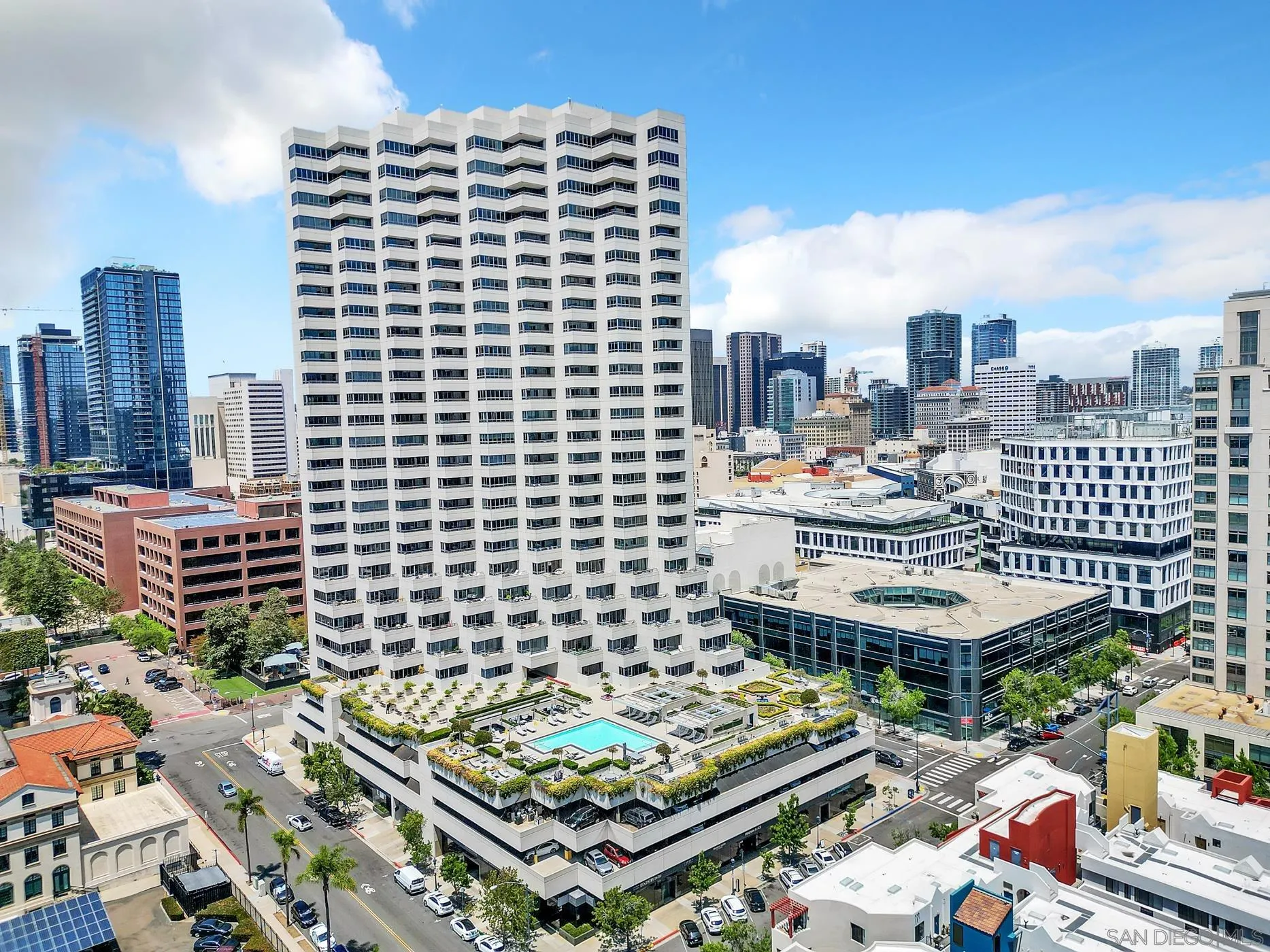 https://cdn.realtyfeed.com/cdn/127/260020600/f9198d4b151d78ec7f74cab5768aa8d6.webp