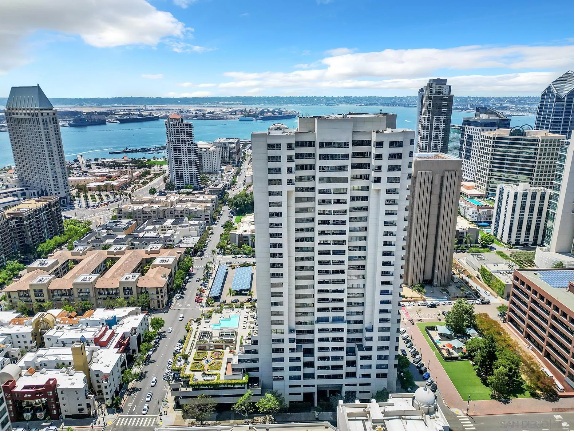 https://cdn.realtyfeed.com/cdn/127/260020600/fcfbc64a51cee64d5a4c49b884b53cad.webp