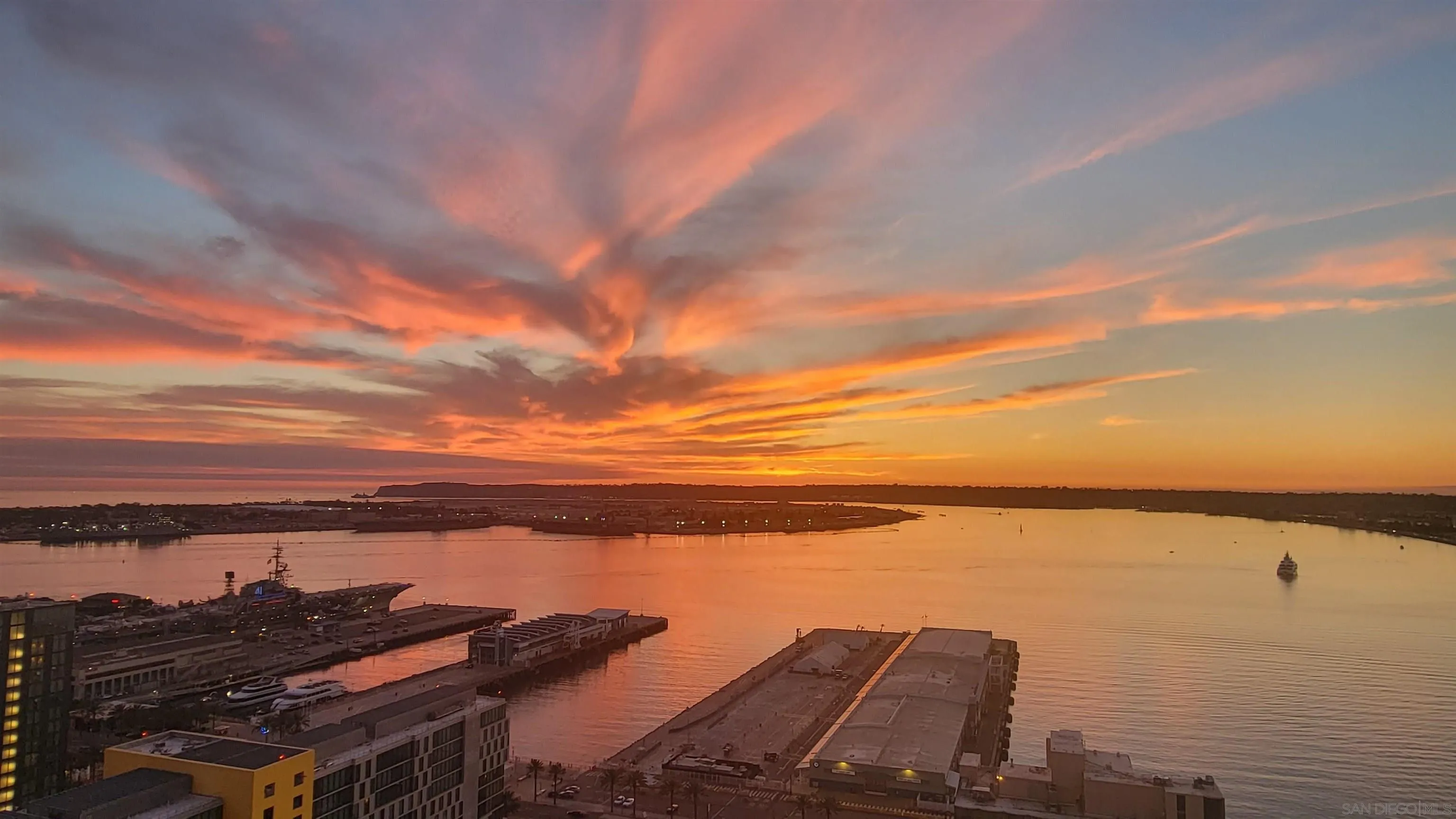 https://cdn.realtyfeed.com/cdn/127/260020602/2214ac3e8dbbcec47be154dce1239a32.webp