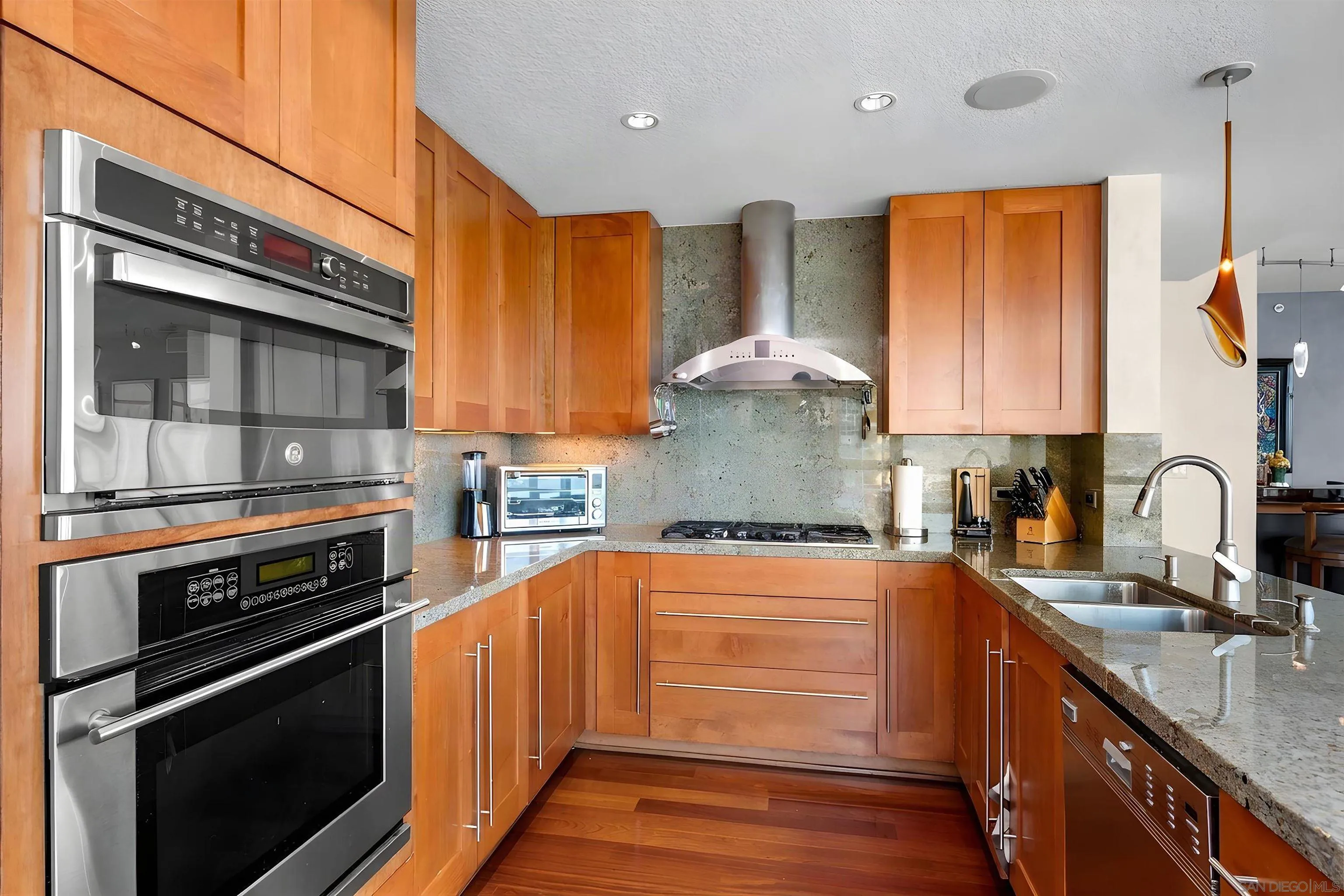 https://cdn.realtyfeed.com/cdn/127/260020602/4161df2bc55f47c4f4bf901bc9966890.webp
