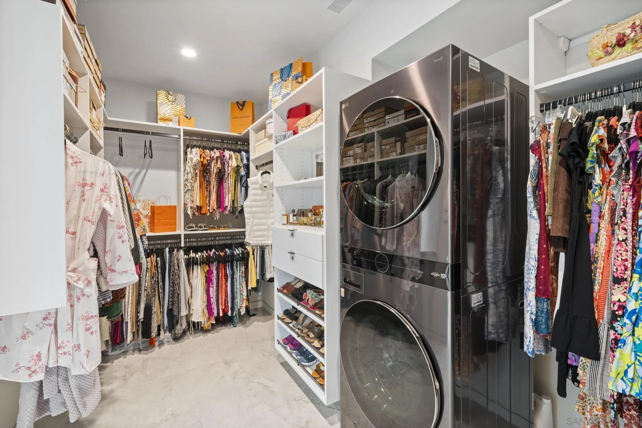 https://cdn.realtyfeed.com/cdn/127/260020605/67de1ae5b801b655c84b7234f5b4f4e5.webp