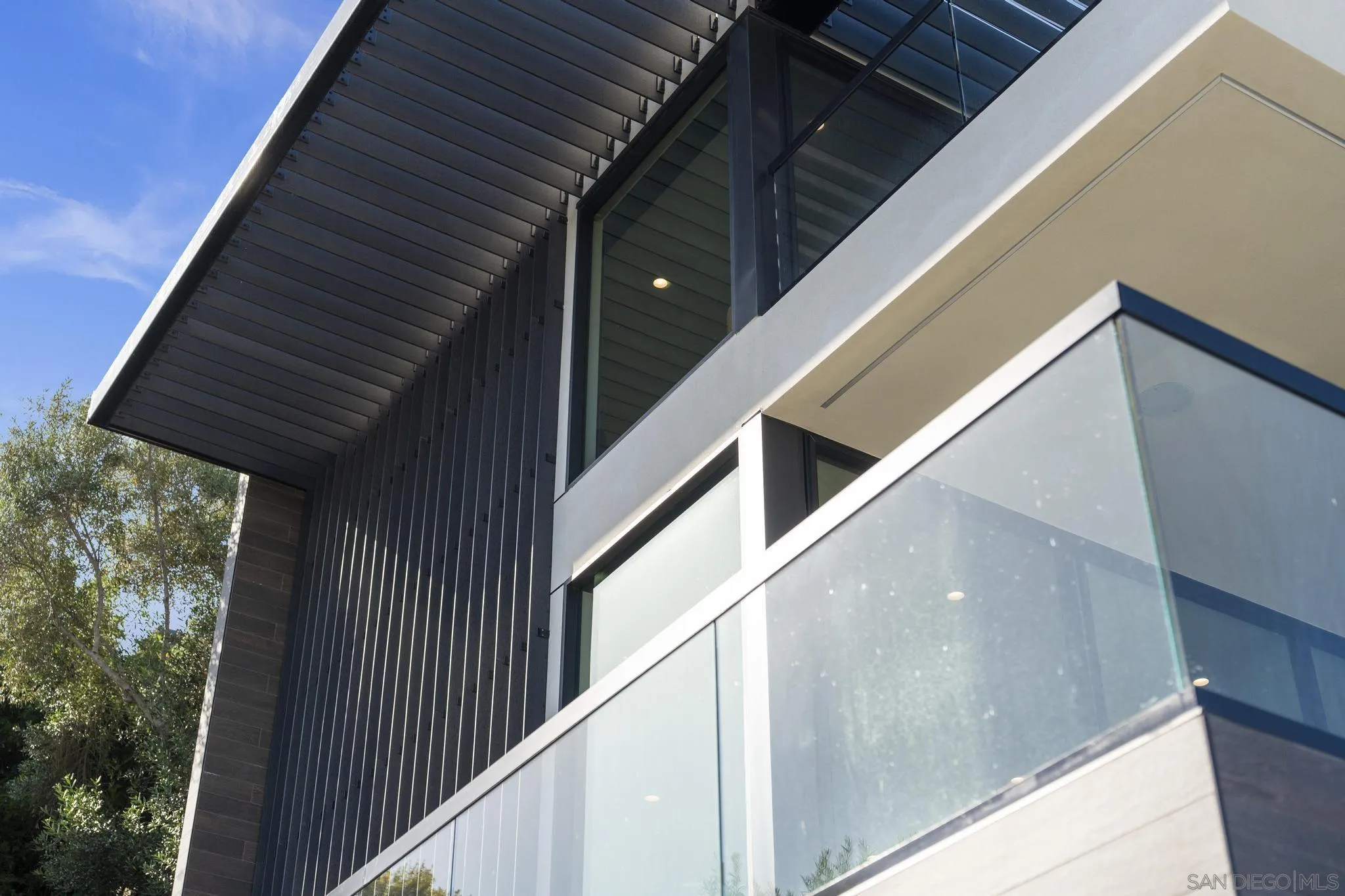 https://cdn.realtyfeed.com/cdn/127/260020605/ab755cd6e47a819bde8fa24d3a6b20e1.webp