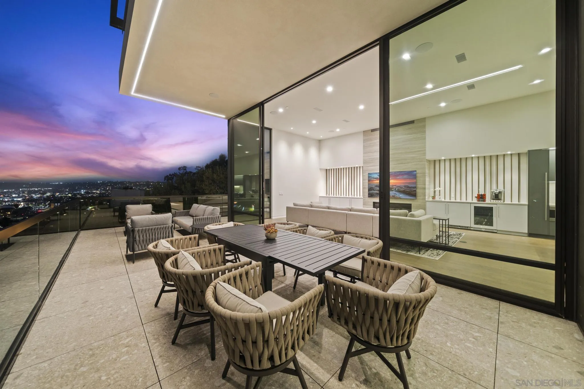 https://cdn.realtyfeed.com/cdn/127/260020605/be9678514d859f26edc657ae69878700.webp