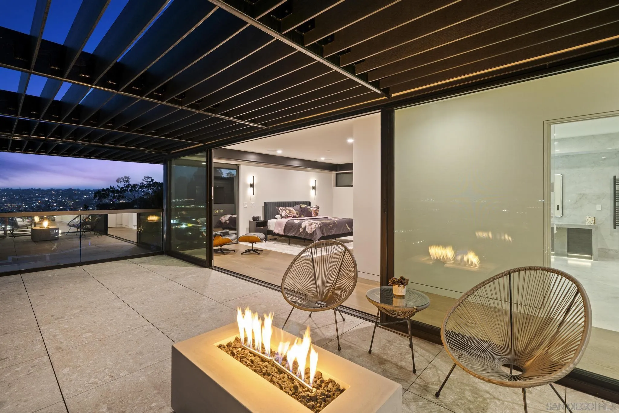 https://cdn.realtyfeed.com/cdn/127/260020605/ccbbc895263c8537d27322685b9760ff.webp