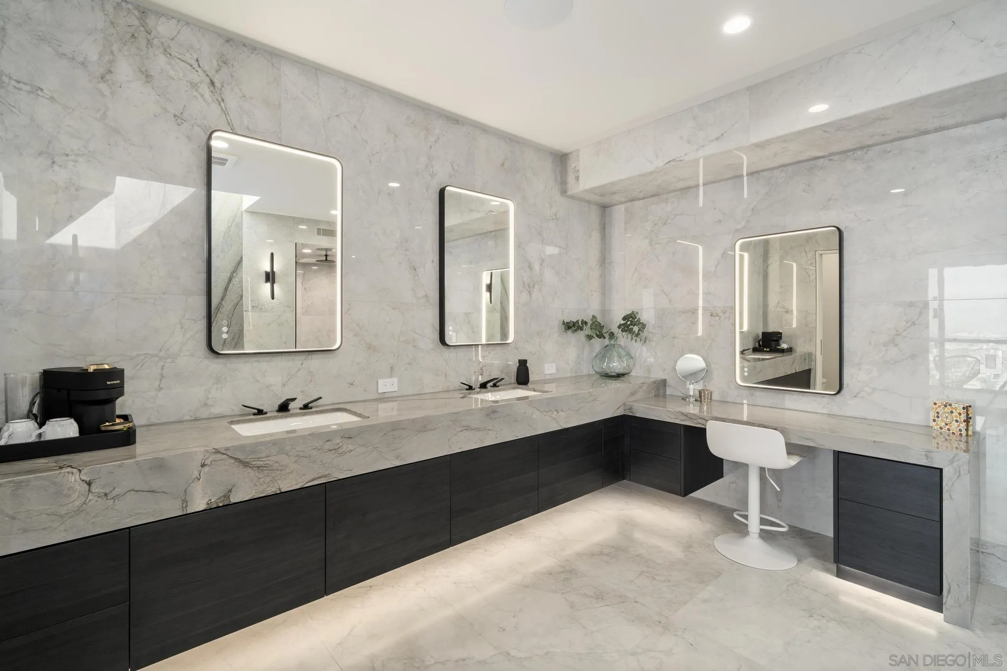 https://cdn.realtyfeed.com/cdn/127/260020605/ee6785e53076d71f24cb68488d58c347.webp