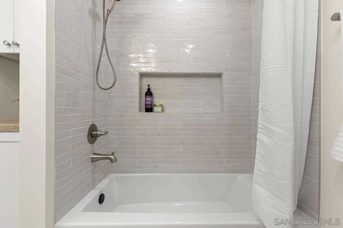 https://cdn.realtyfeed.com/cdn/127/260020606/49841afa77fd5343d8b77e17b7a62729.webp