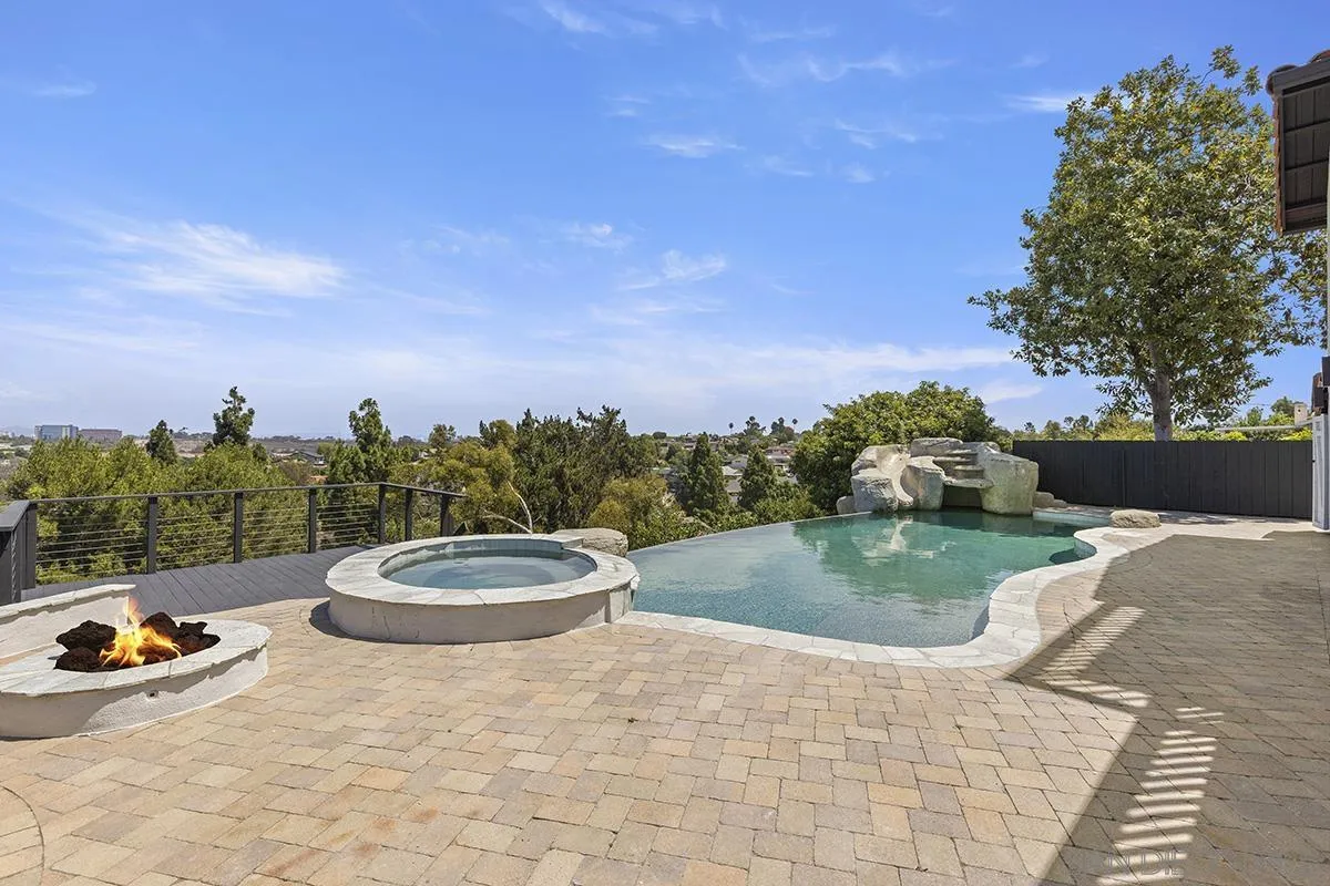 https://cdn.realtyfeed.com/cdn/127/260020606/82327caab083203b6499c82f3a6dec21.webp