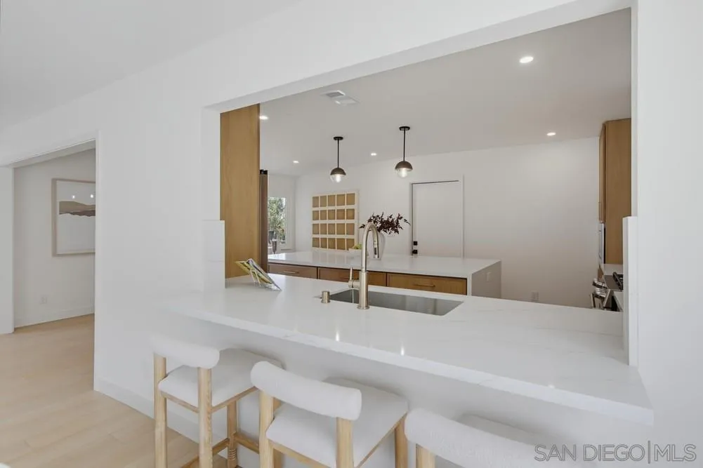 https://cdn.realtyfeed.com/cdn/127/260020614/61bbdde5e7a3cc44495d22faefa27748.webp