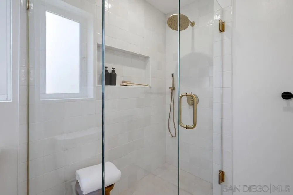 https://cdn.realtyfeed.com/cdn/127/260020614/ef8eb2d46726f30cea34aa78785bc012.webp