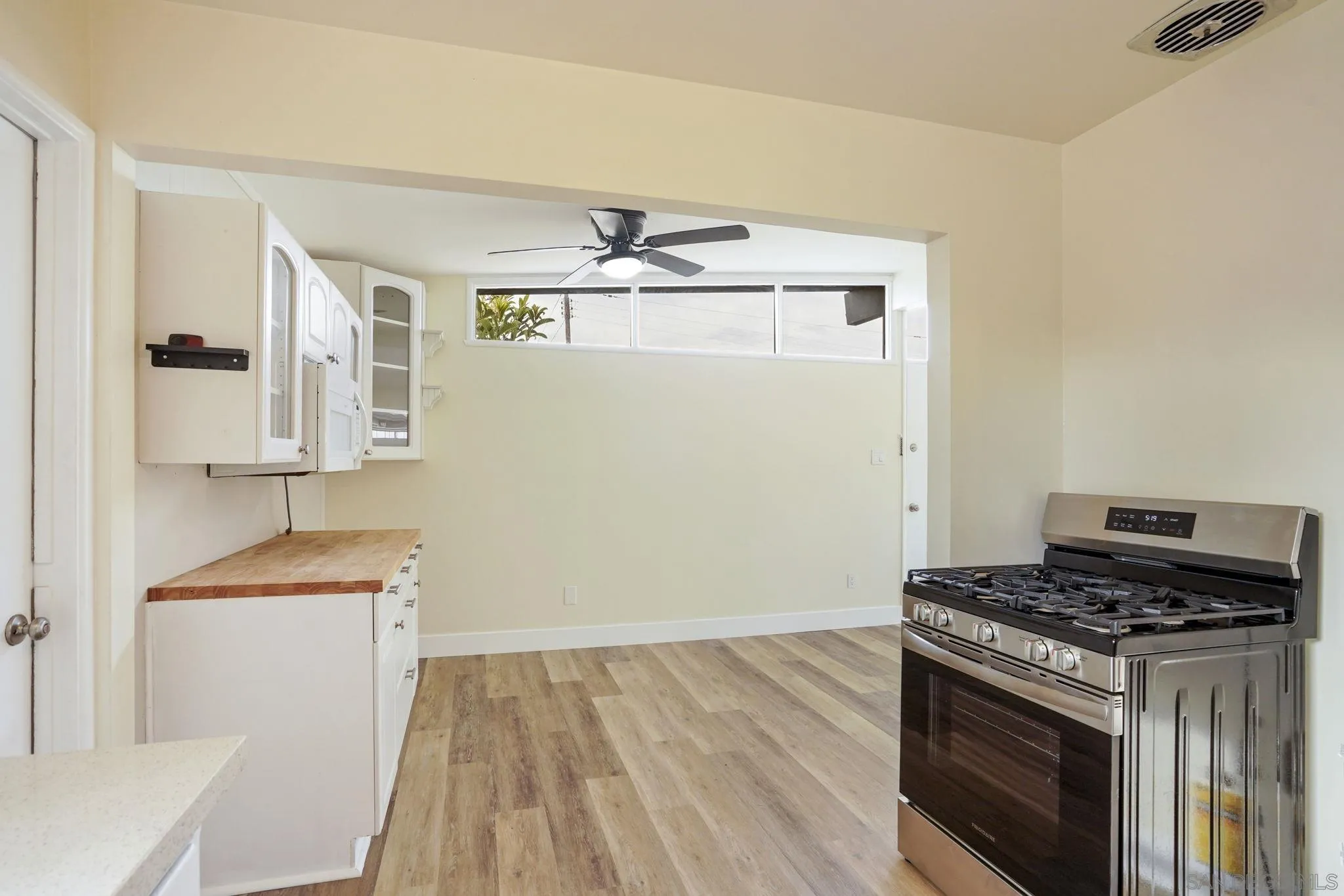 https://cdn.realtyfeed.com/cdn/127/260020615/a5c4064362ab40092c76c787c65837f8.webp