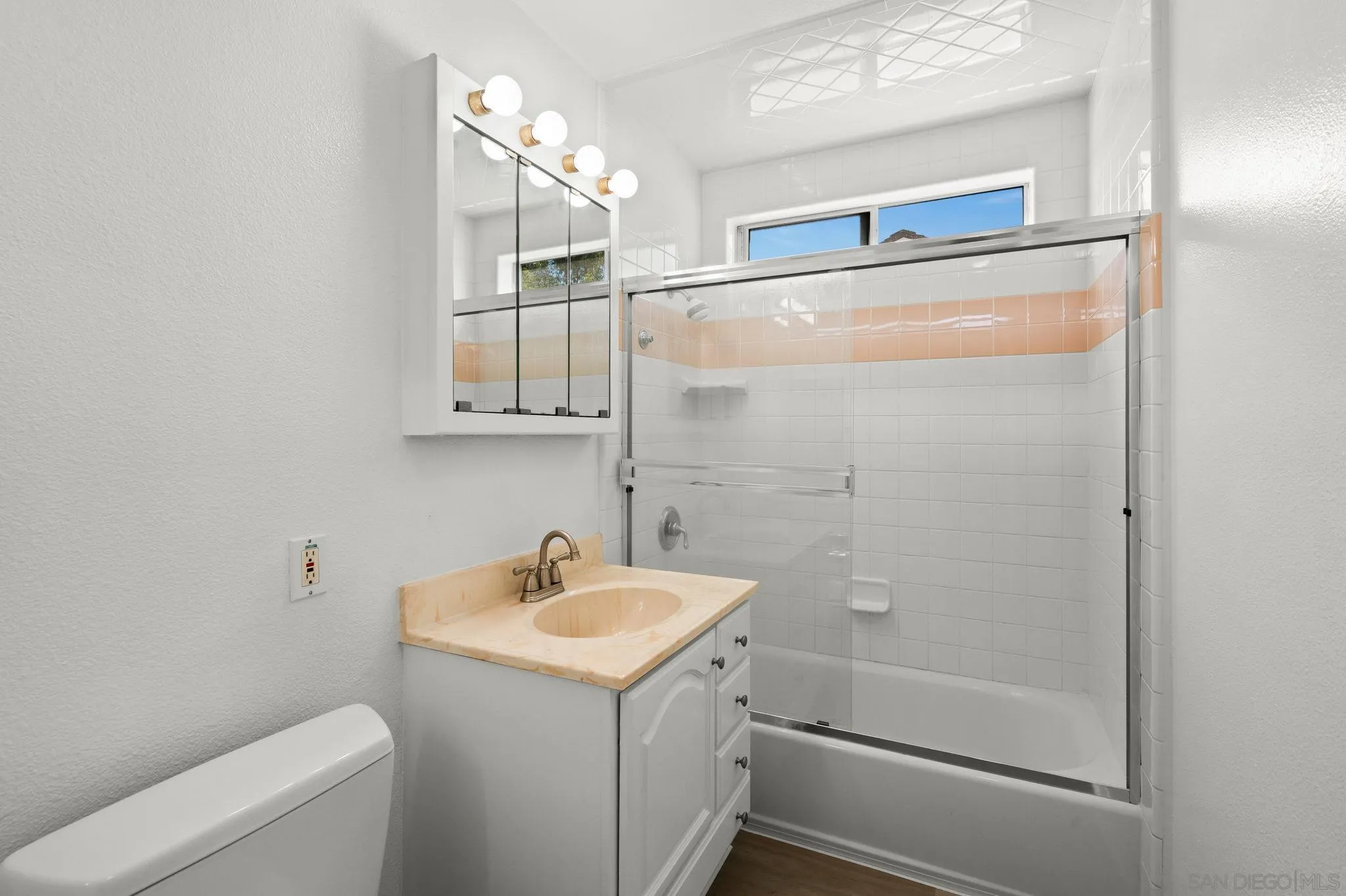 https://cdn.realtyfeed.com/cdn/127/260020616/90dcb8b201f4707f9873dfc8ecb2ff4d.webp