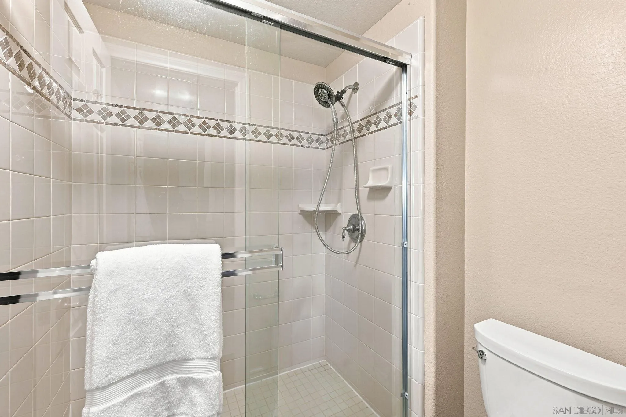 Photo #25: 260020617 Listing: Photo #25