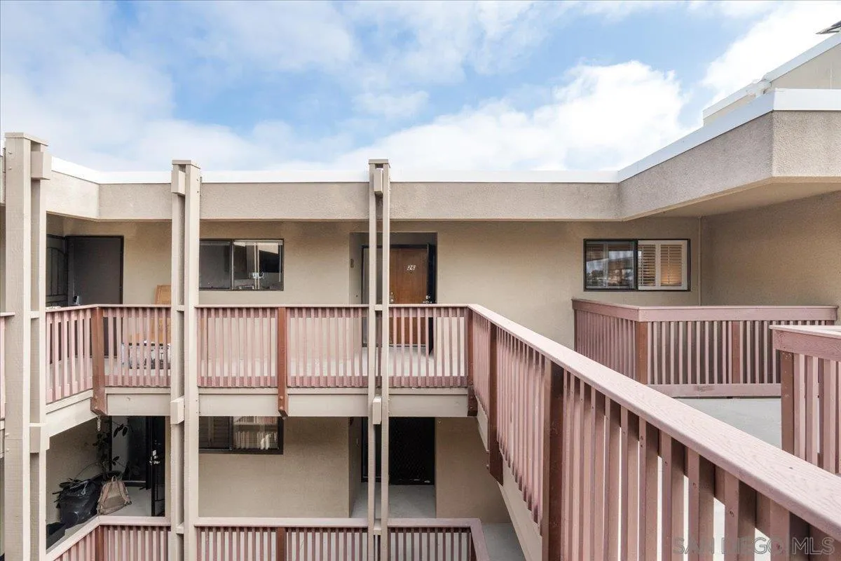881 Thomas Unit 26, San Diego, CA 92109 - Photo 2 of 37, San Diego, CA