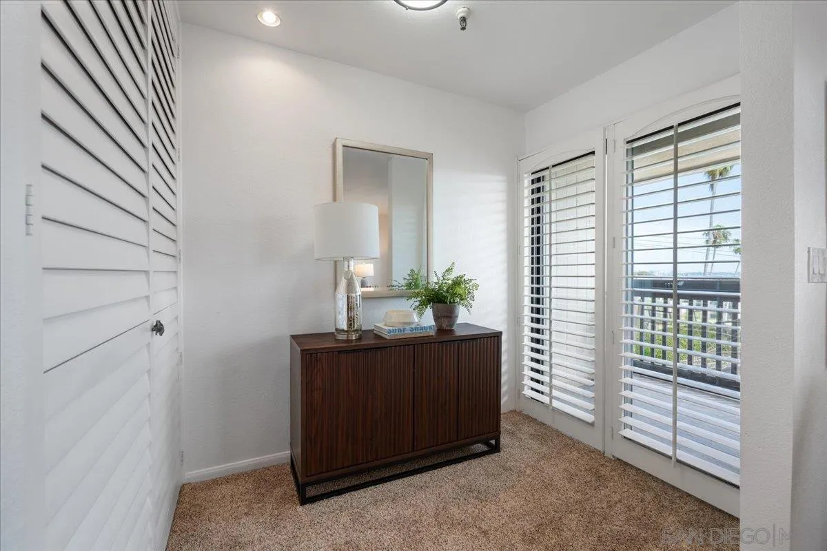 https://cdn.realtyfeed.com/cdn/127/260020620/5651f6cec1b165646fcf497febd4482f.webp