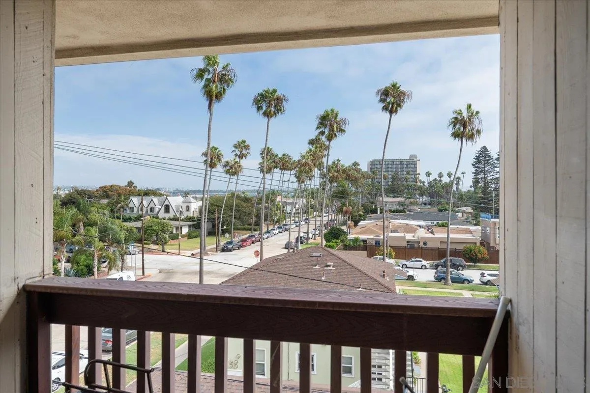 https://cdn.realtyfeed.com/cdn/127/260020620/c70c50223d2e323bc4c74abd6c454efc.webp
