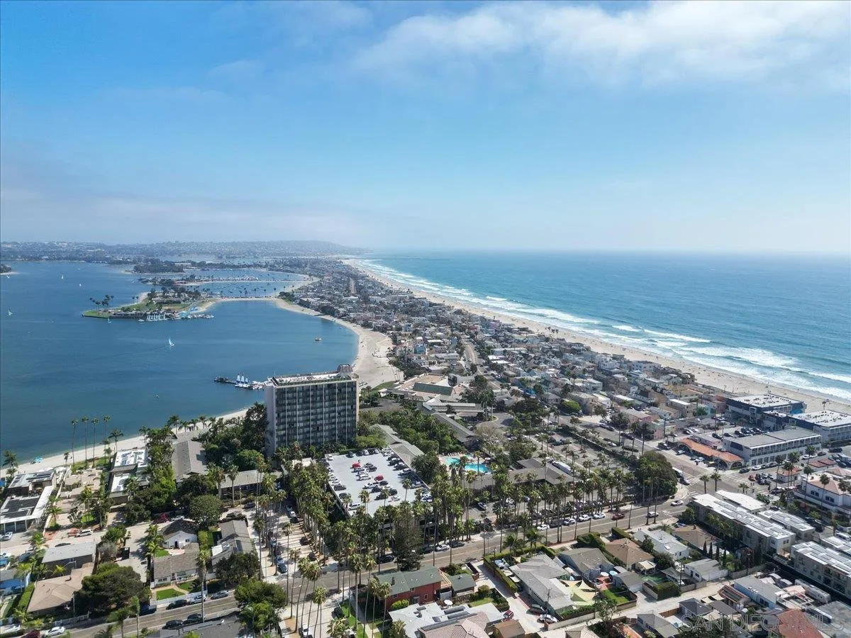 https://cdn.realtyfeed.com/cdn/127/260020620/f9c4d53f0e64363959078fae595028a2.webp