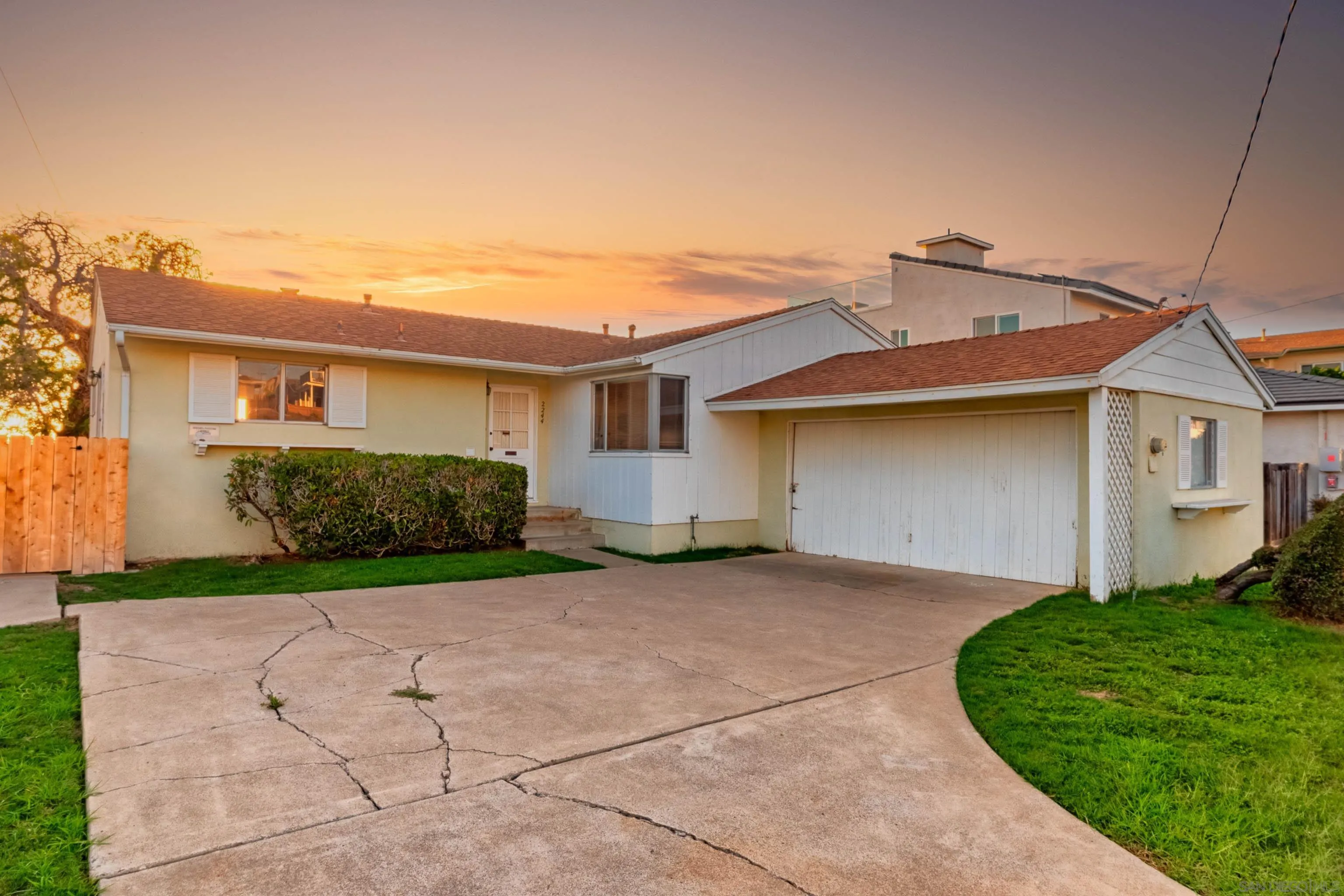 https://cdn.realtyfeed.com/cdn/127/260020621/0f09553731142ecfd596b5526a6c46cd.webp