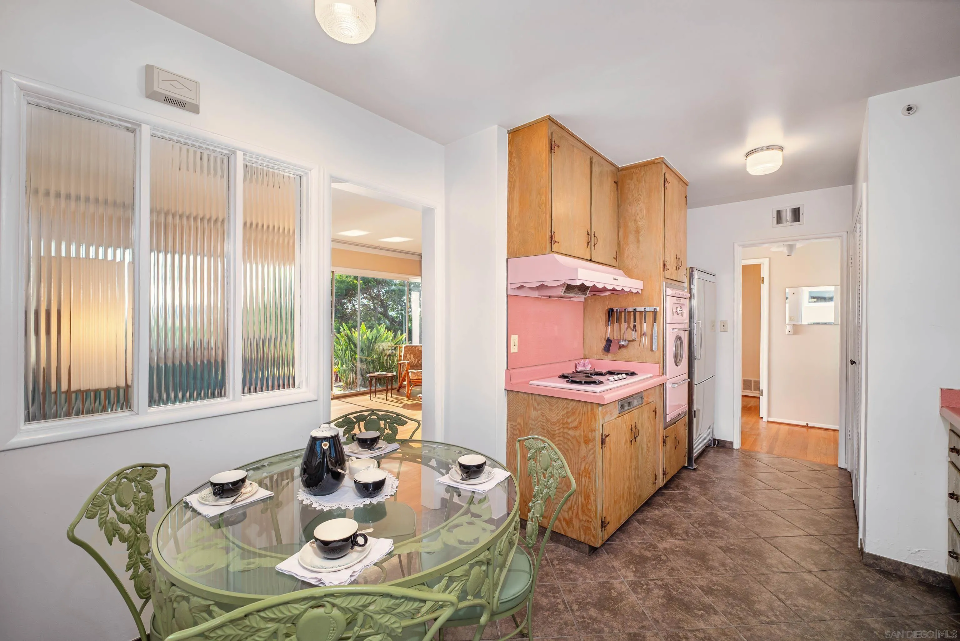 https://cdn.realtyfeed.com/cdn/127/260020621/1dbb6d9cf21bd10566f7bf879862af90.webp