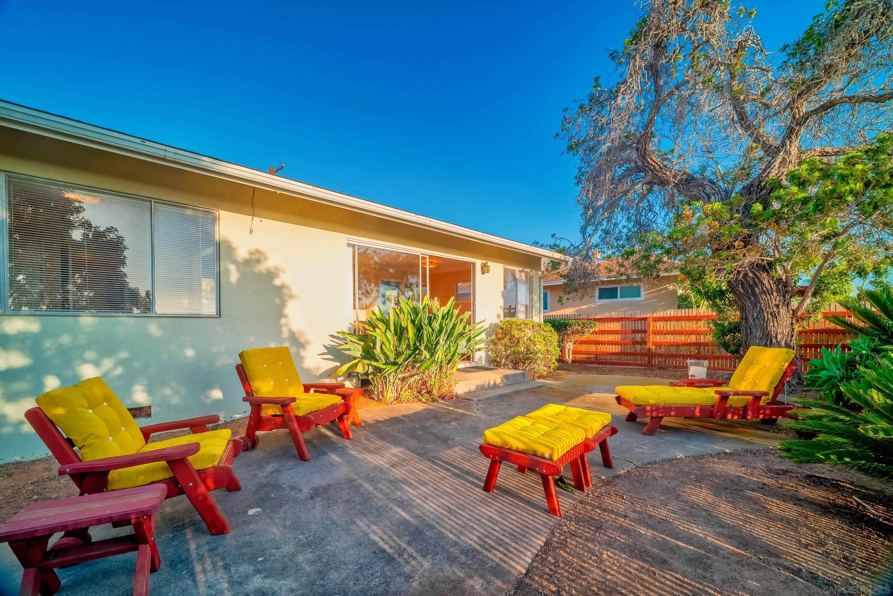 https://cdn.realtyfeed.com/cdn/127/260020621/55bd67919af51939f3c0757b15e83ff4.webp